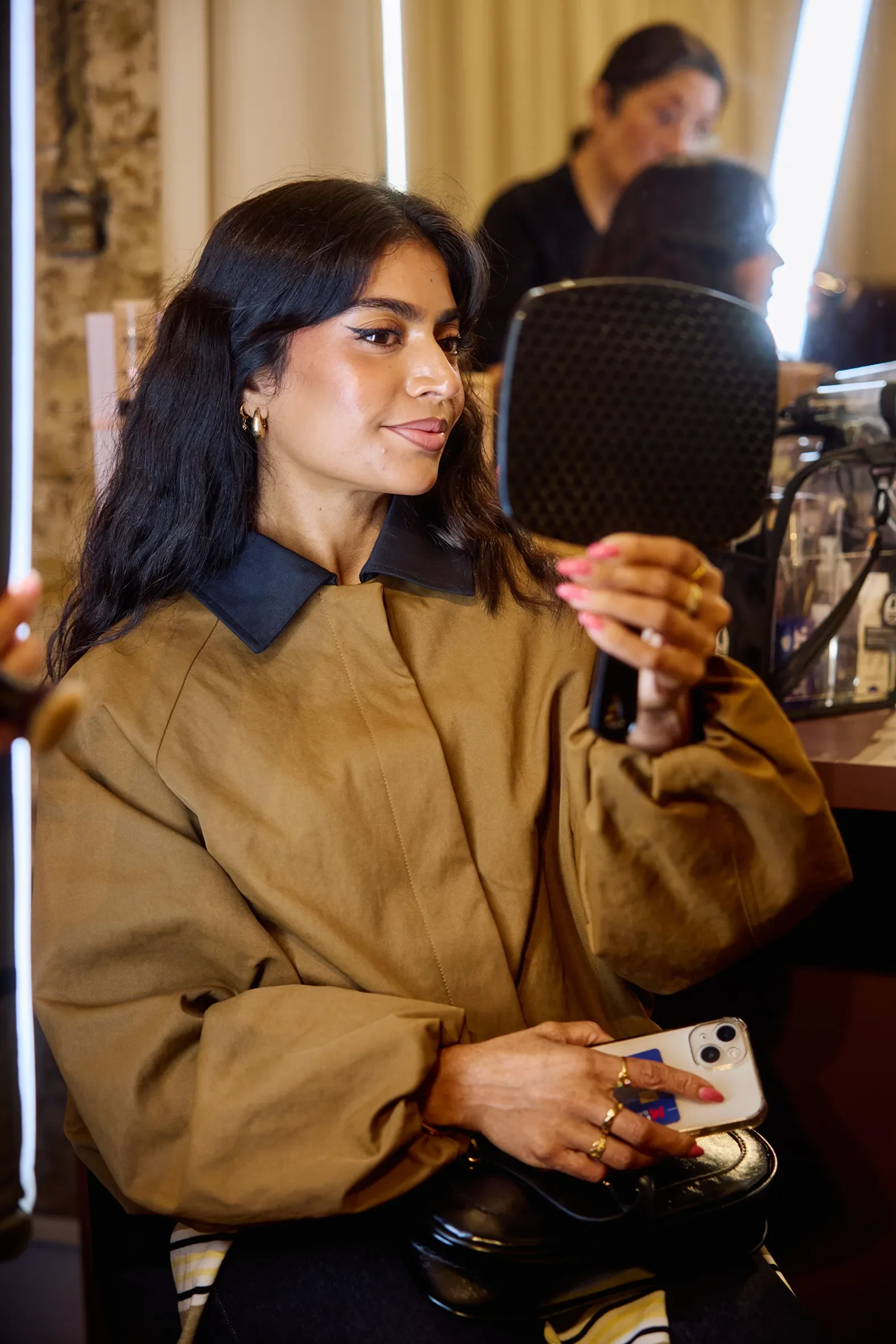 Max Factor - Customer getting shade matched