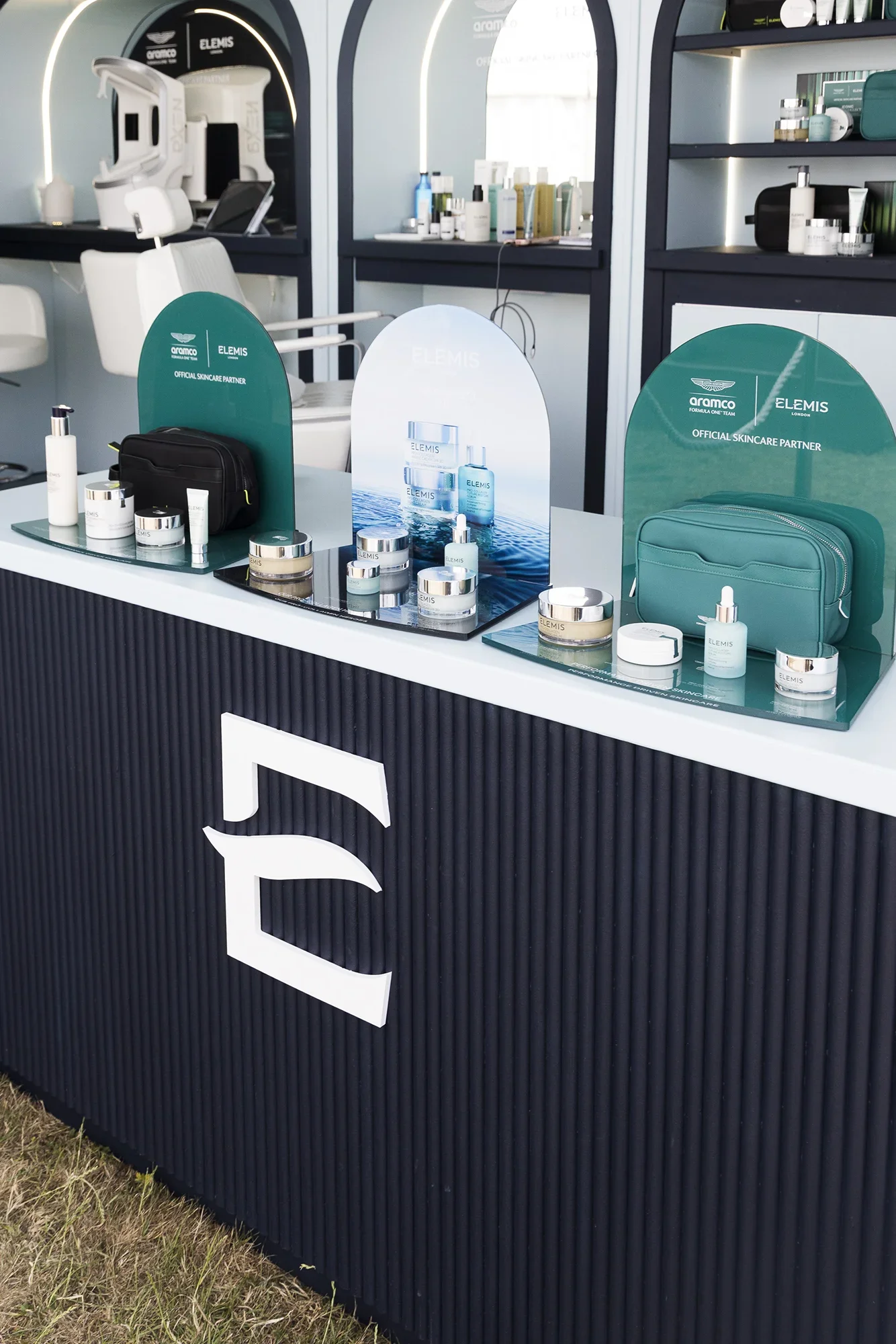 Elemis, Pit stop pop-up. Experiential Agency UK, Roadshow - Visual Merchandising and POS