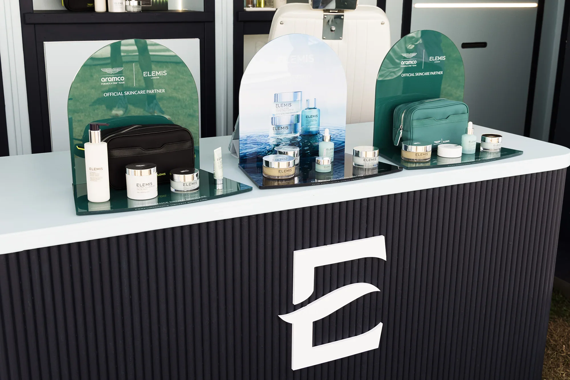 Elemis, Pit stop pop-up. Experiential Agency UK Roadshow - Interior