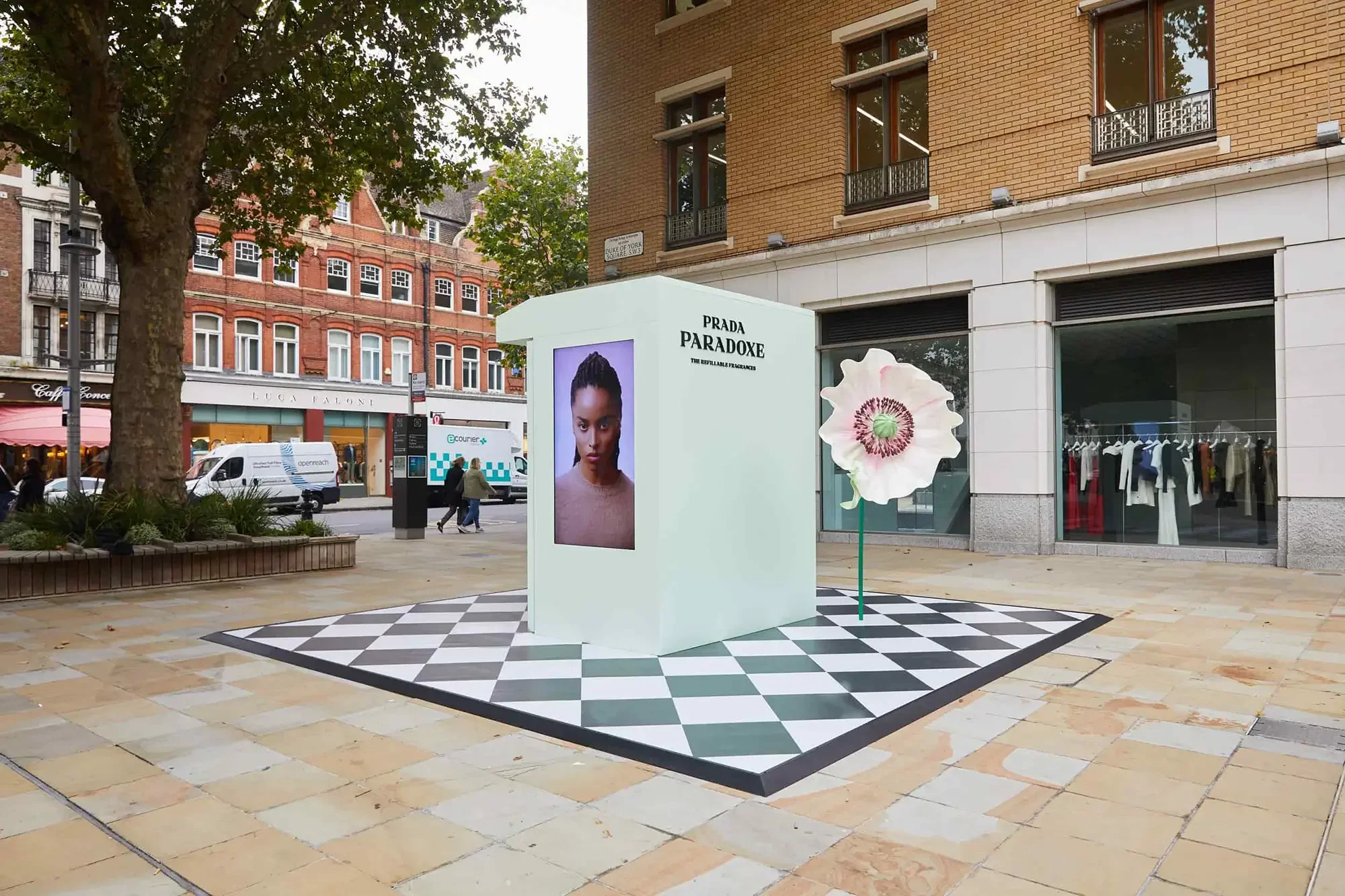 Prada Paradoxe, Fragrance Vending Machine