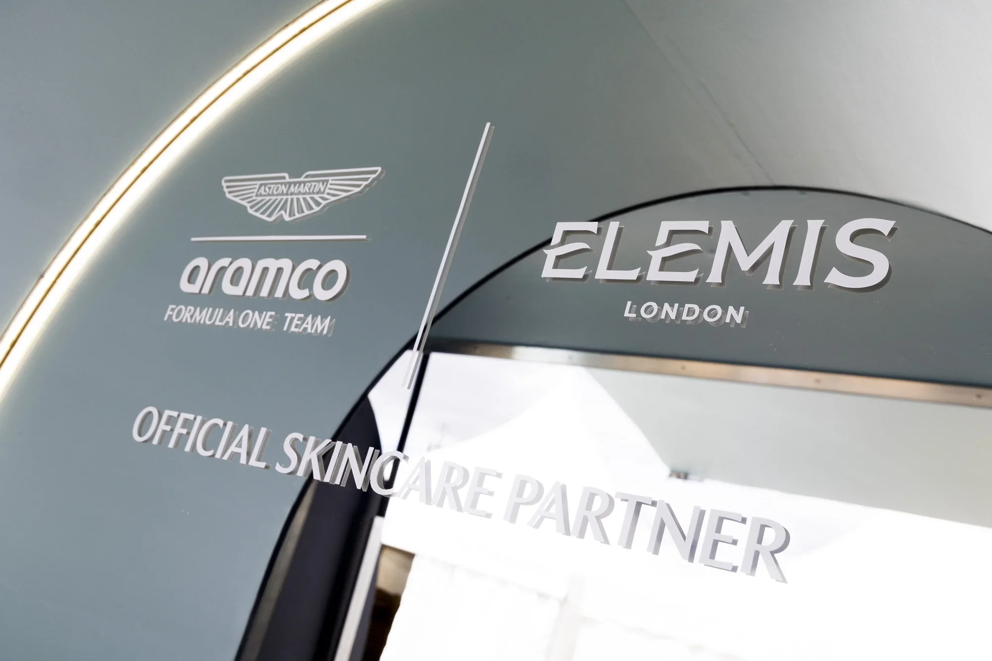 Elemis, Pit stop pop-up. Experiential Agency UK Roadshow - Interior