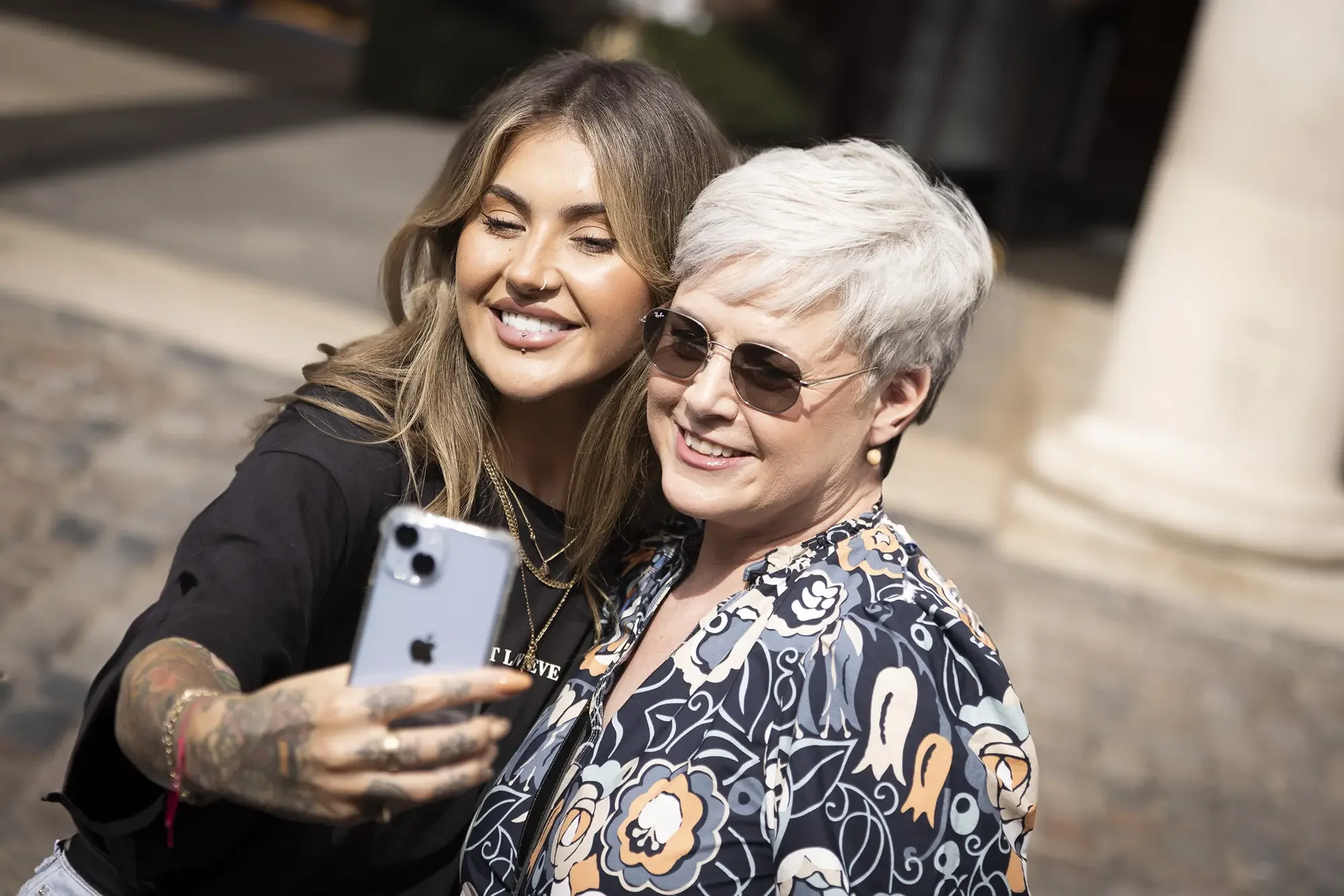 Vieve, Jamie Genivieve Photo moment