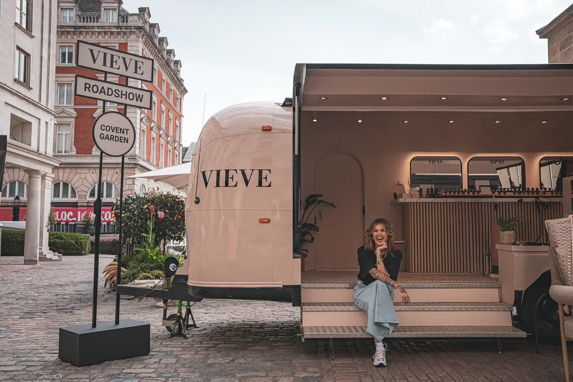  
Vieve  
   
Vieve-stream Roadshow  
 