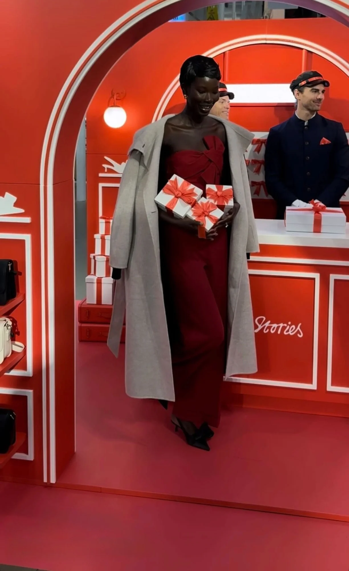 & Other Stories, Visual Merchandising Agency UK, Christmas Pop-up