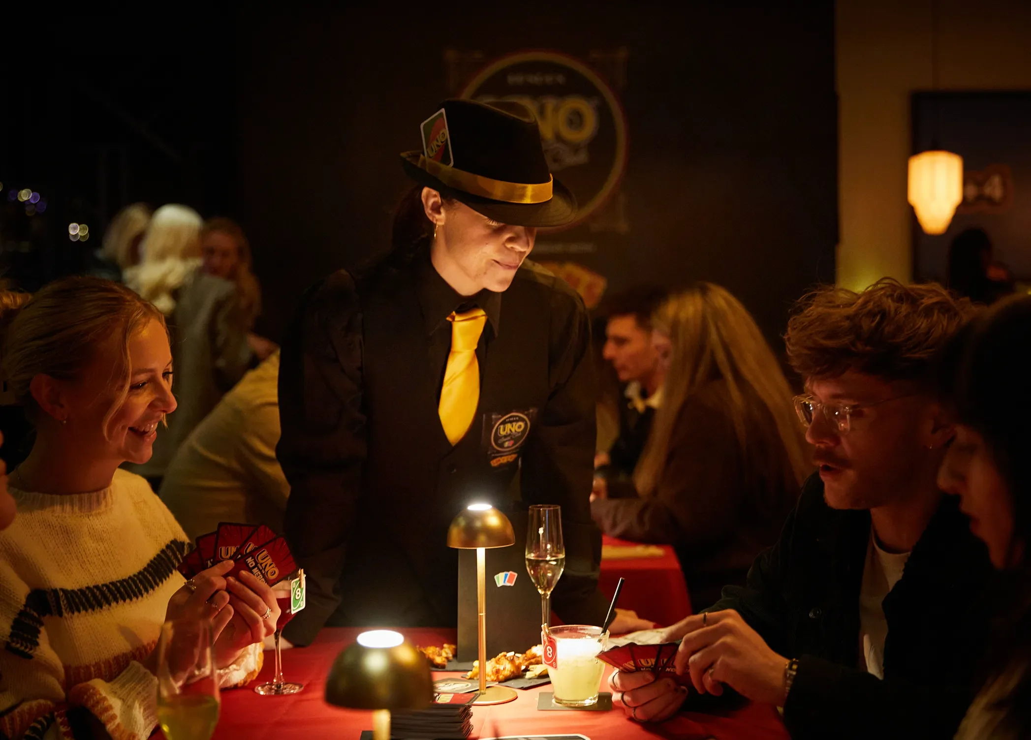 Uno Social Club, Staff