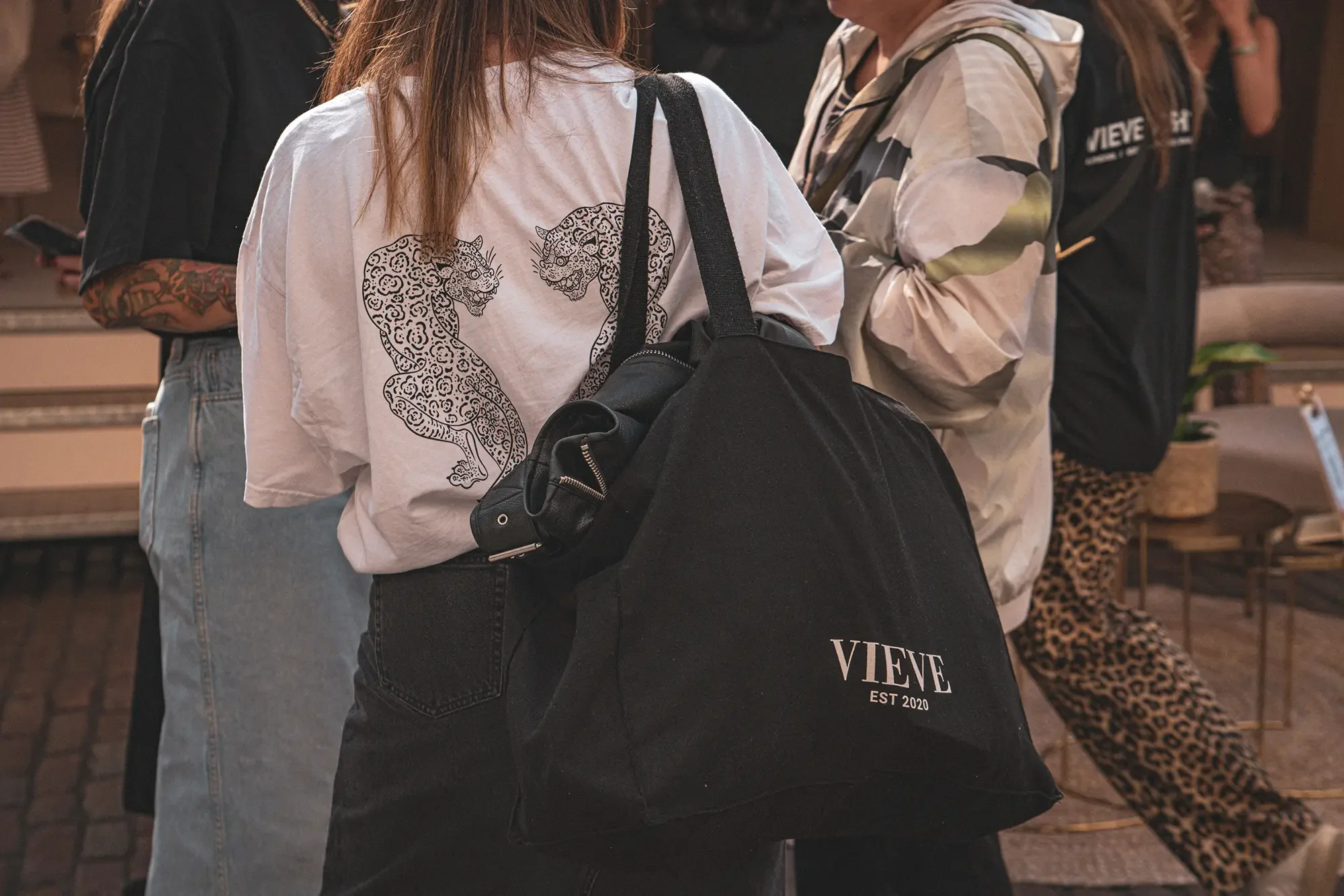 Vieve Roadshow, Sampling Tote Bag