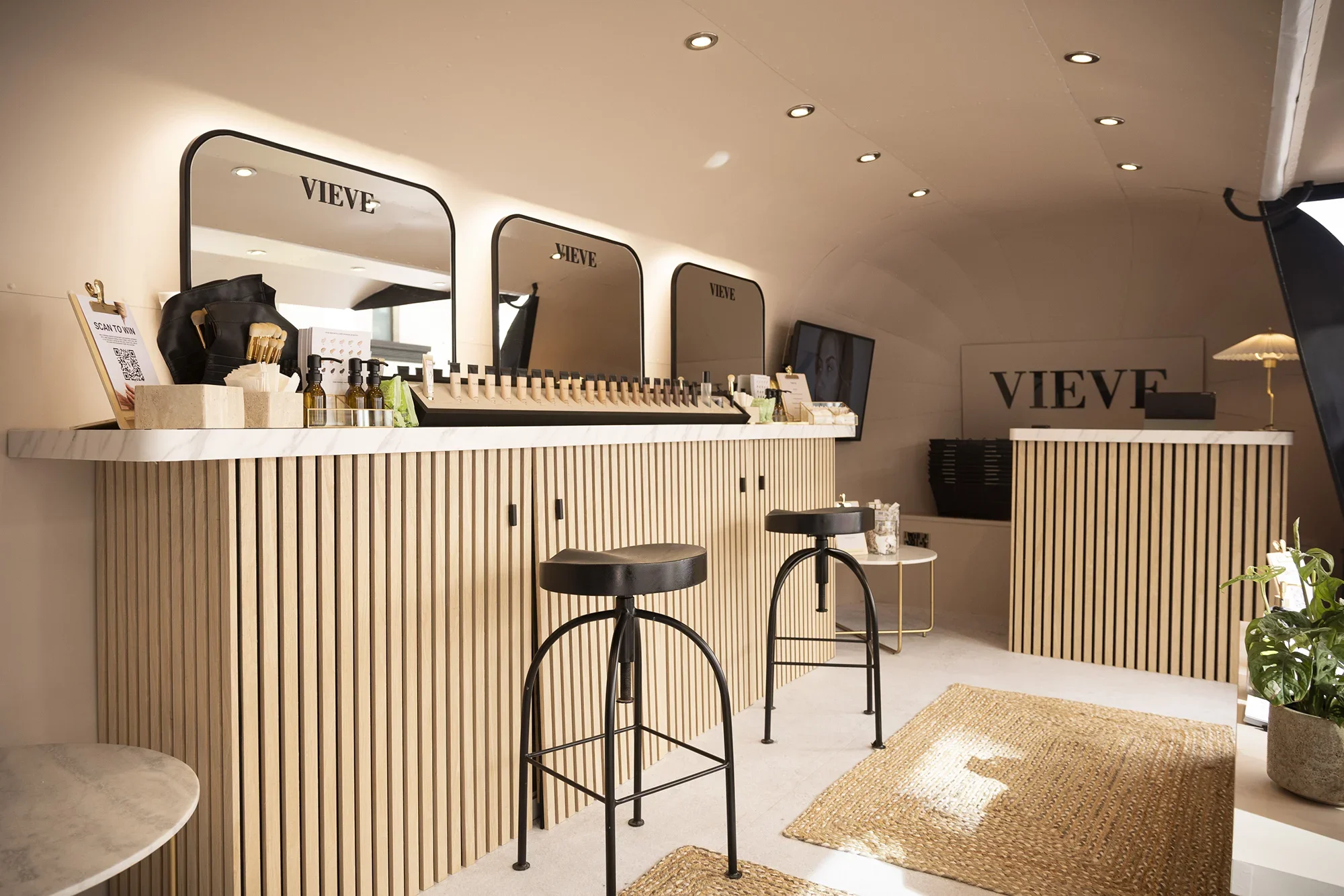 Vieve Roadshow, Display Counter