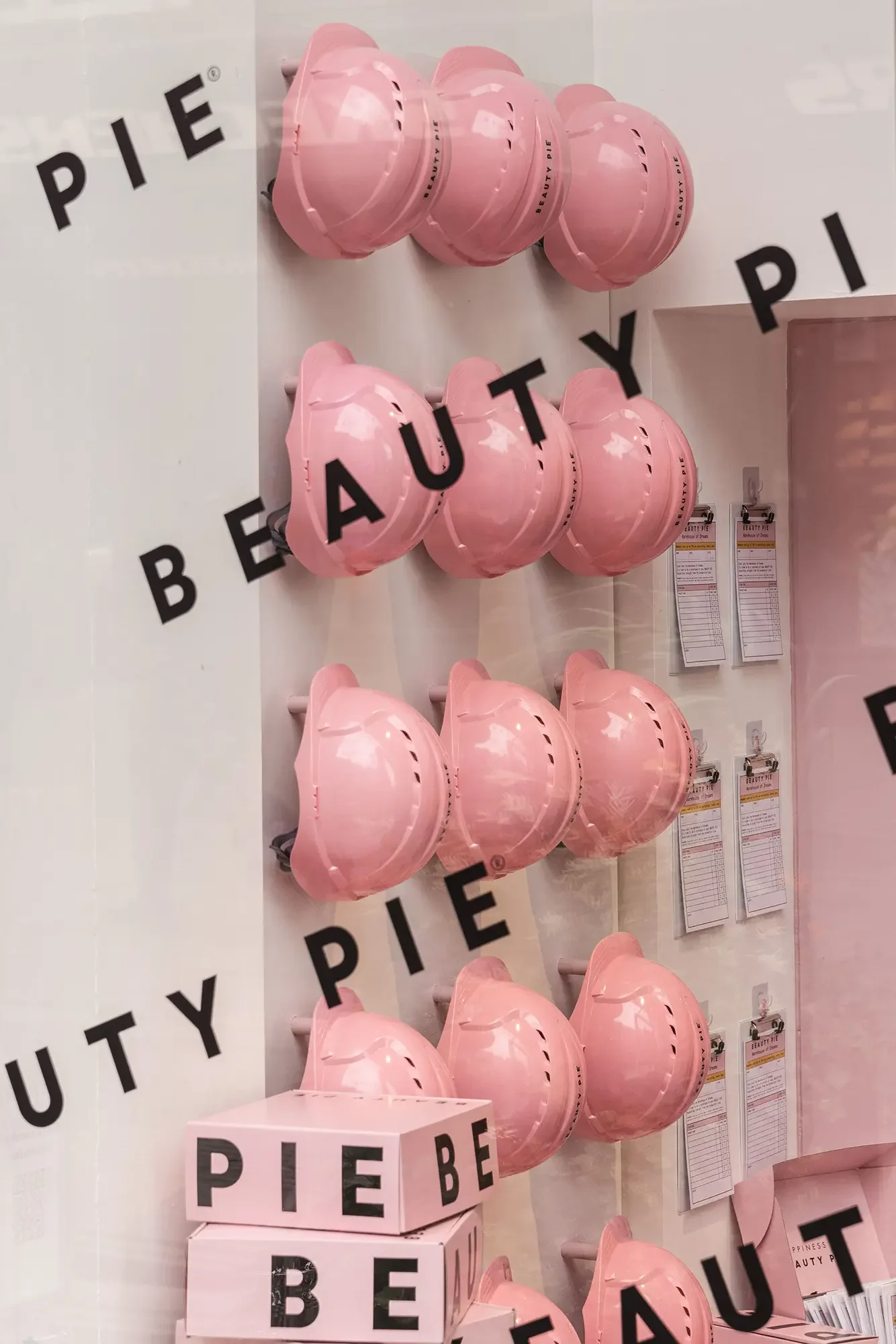 Beauty Pie, Window and Propping