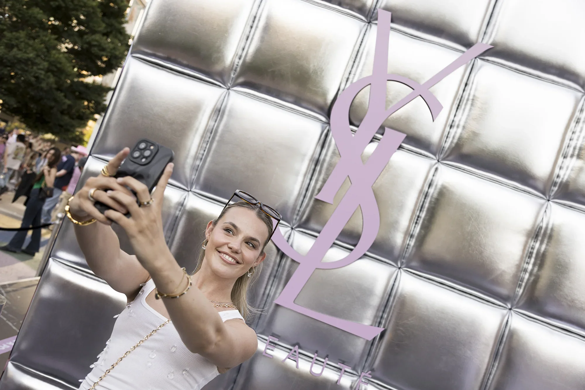 YSL Beauté, Love Games, Experiential Agency UK - Stand Interior, Customers posing on instagram wall