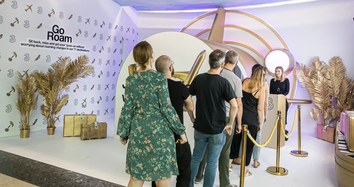 Three Mobile, Gatwick Pop-Up, Queuing