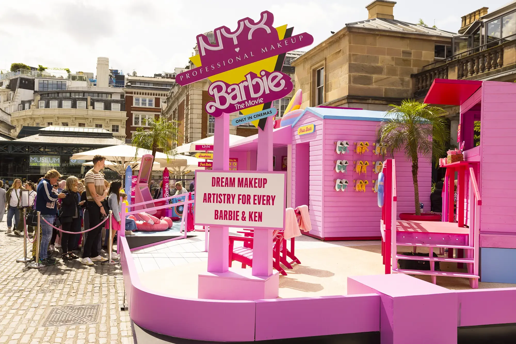 NYX Barbie, Pop-Up, Exterior