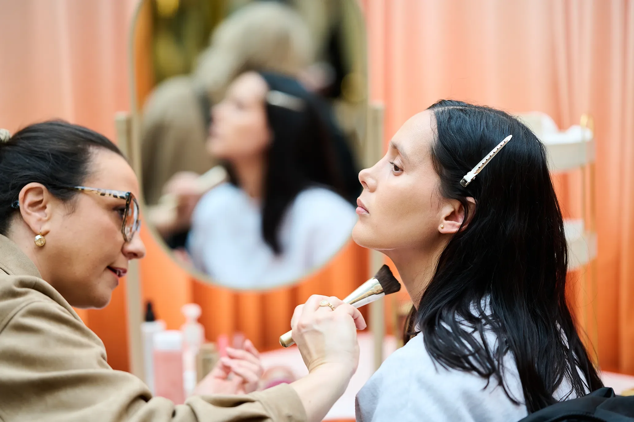 Clarins , The Radiance Studio, Shade matching