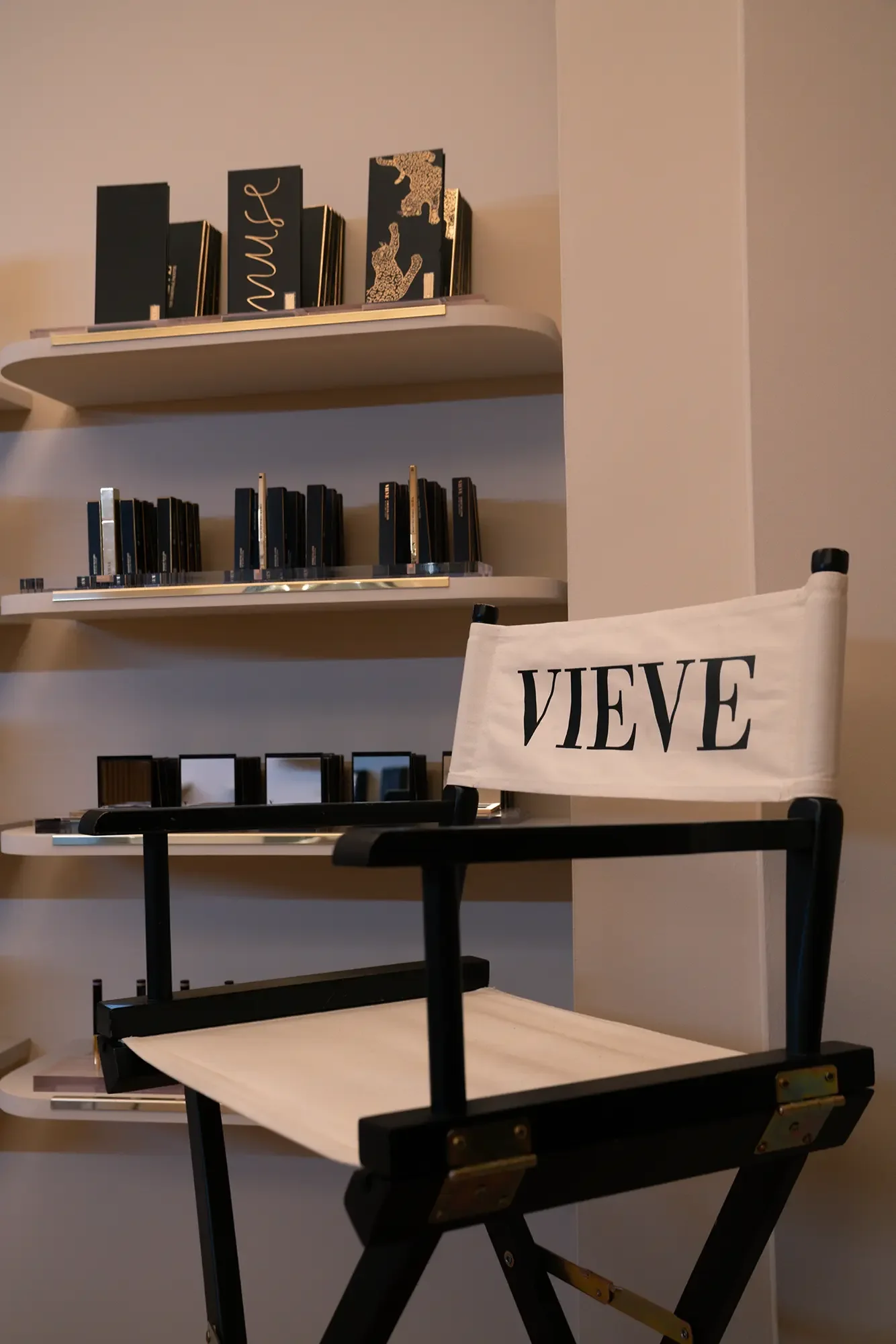 Vieve Glasgow Pop-up 2024, Props