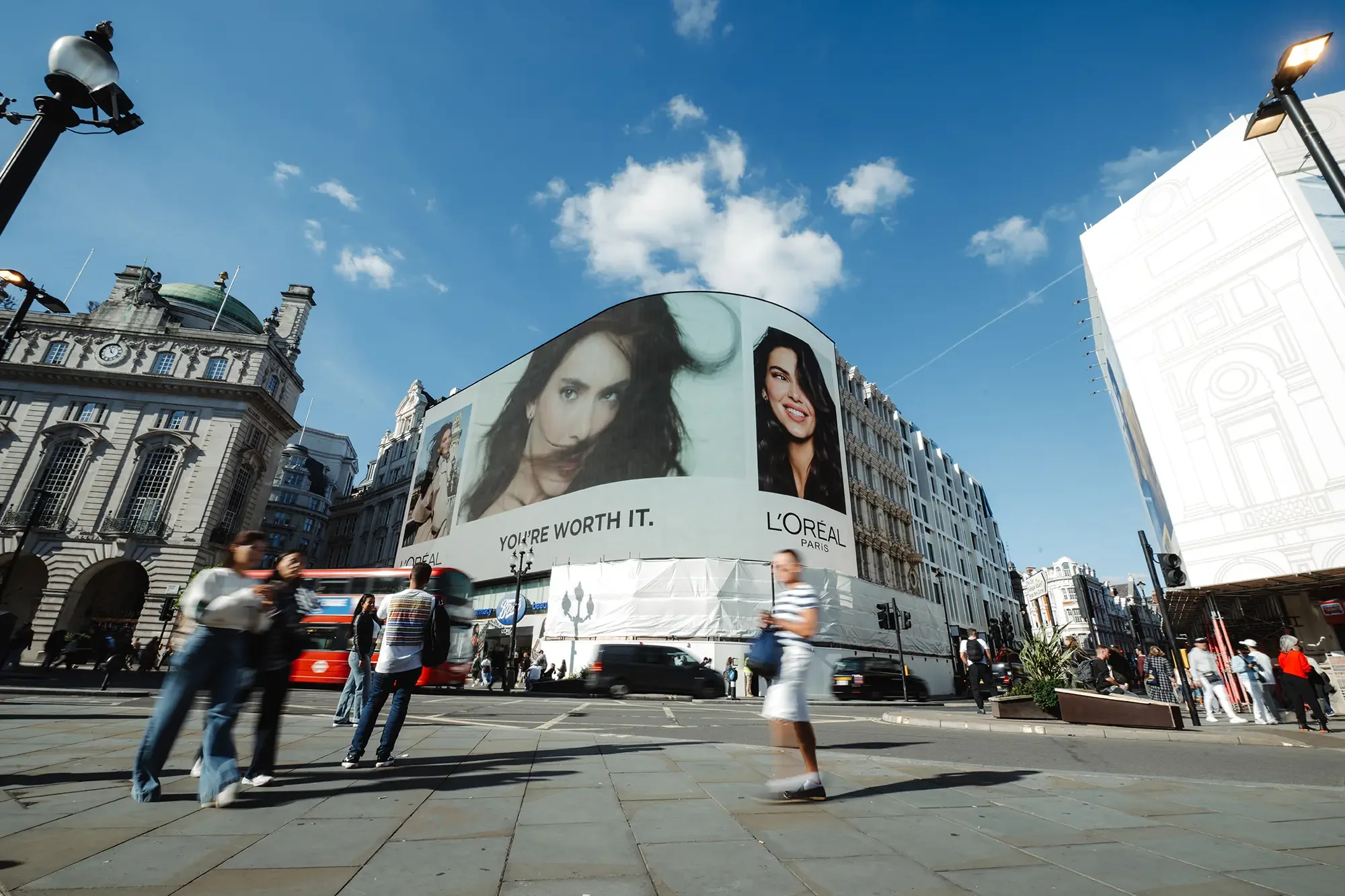 L'Oreal Paris, Event Marketing Agency, OOH