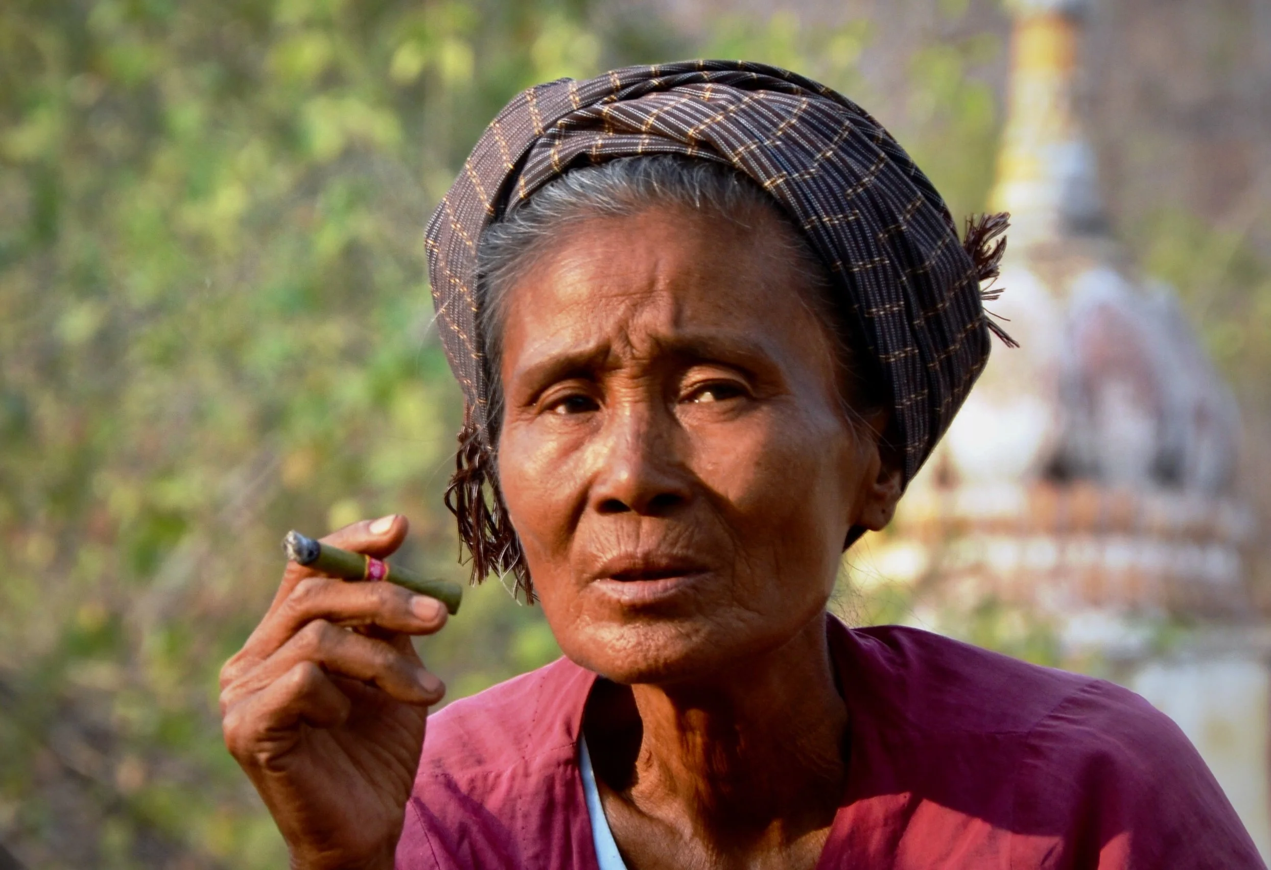 Birmanie LADY WITH CIGAR, ALAIN GAUTHER.jpeg
