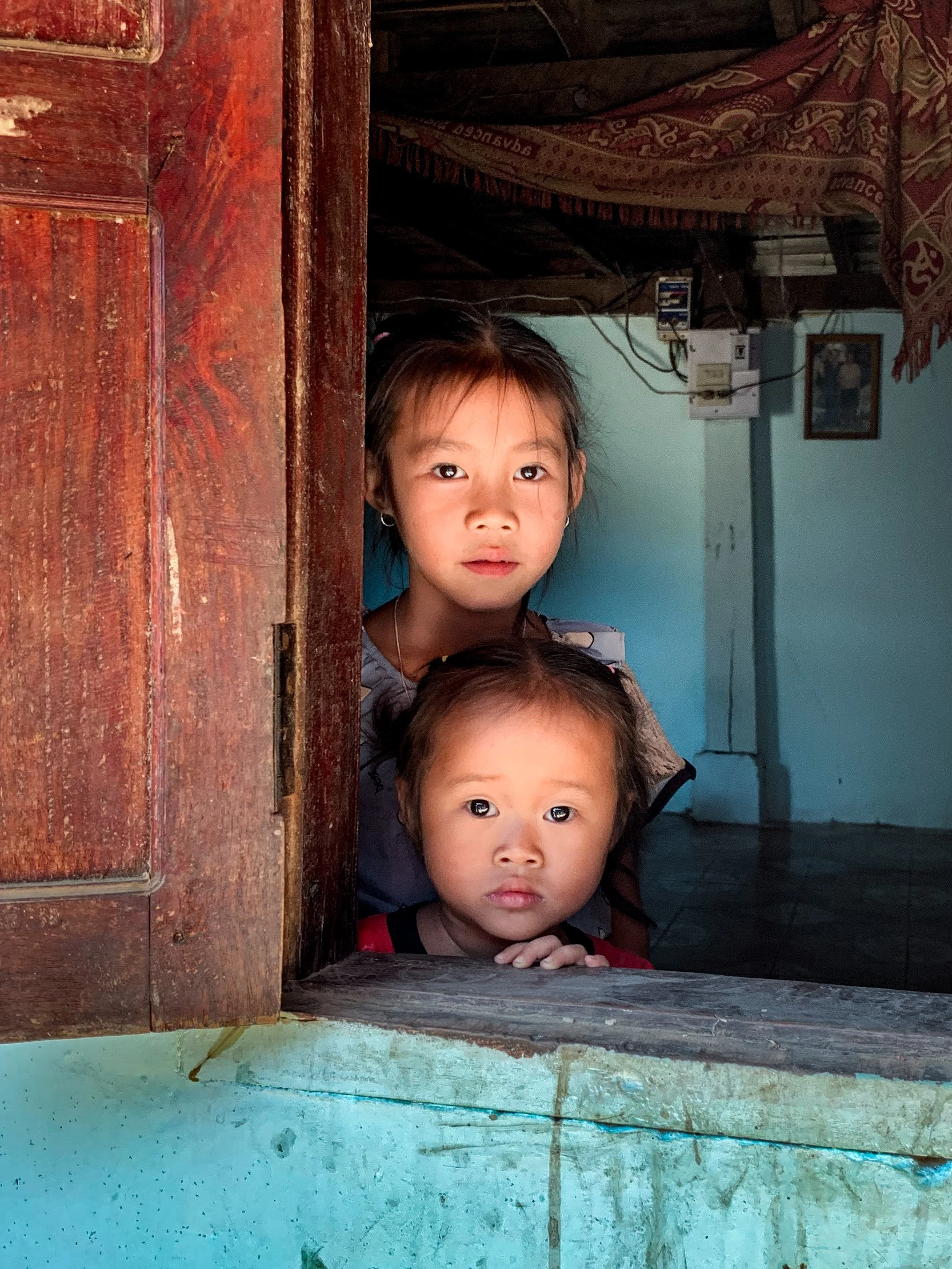 Two Curious Gilrs, Laos22.jpg