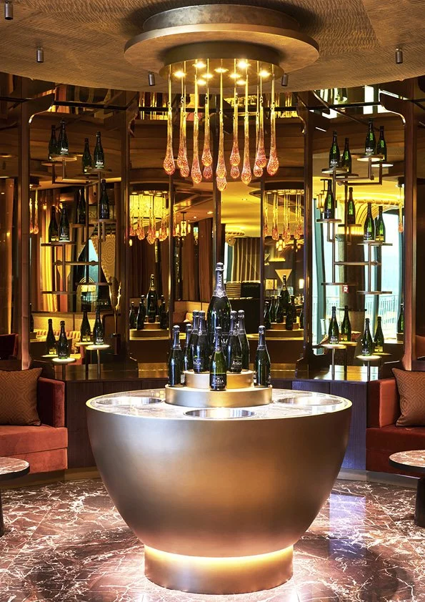 det champagne low.jpg