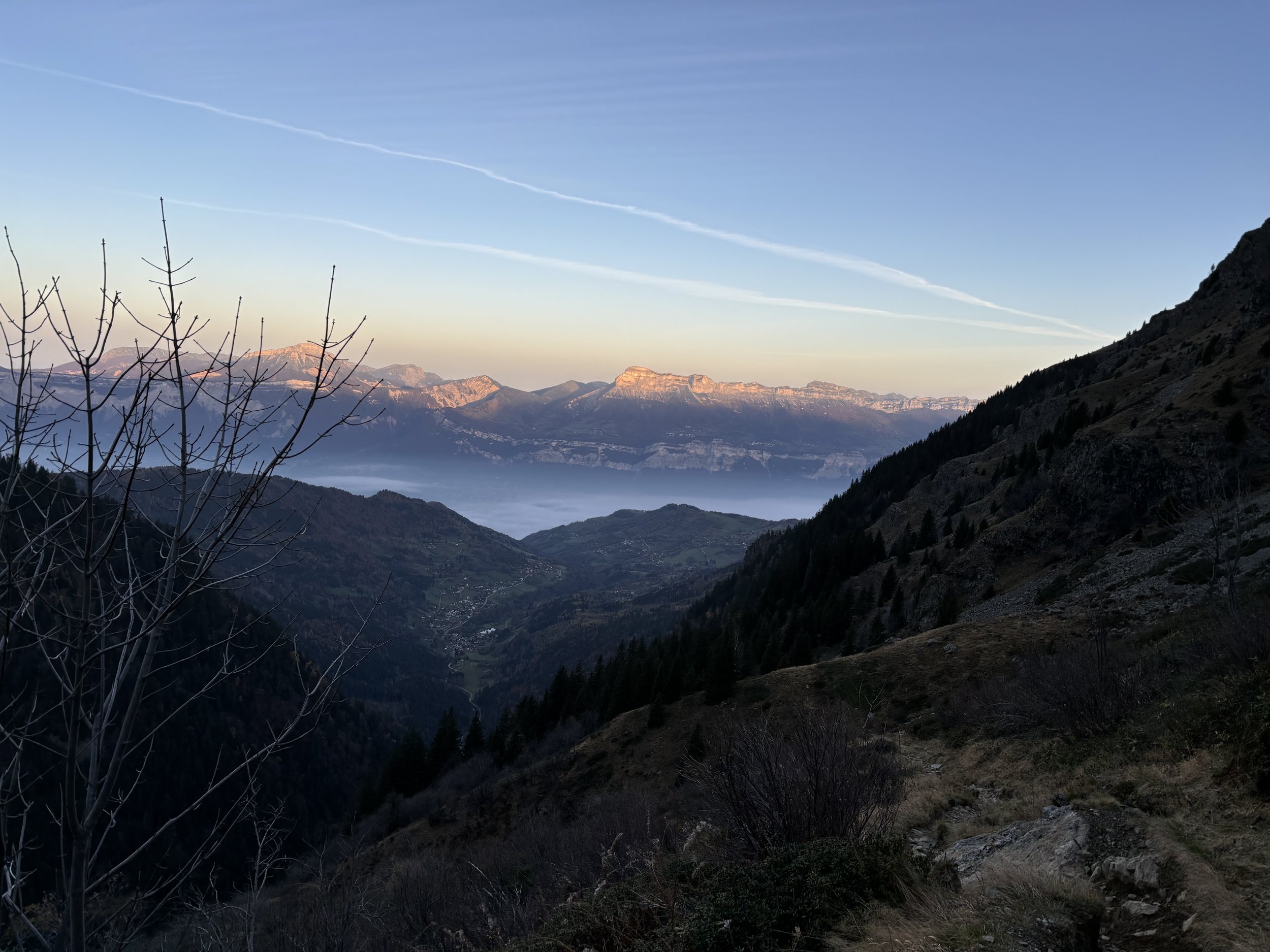 Vue sur le massif de la Chartreuse (Bec Charvet, Dent de Crolles, Dôme de Bellefont)