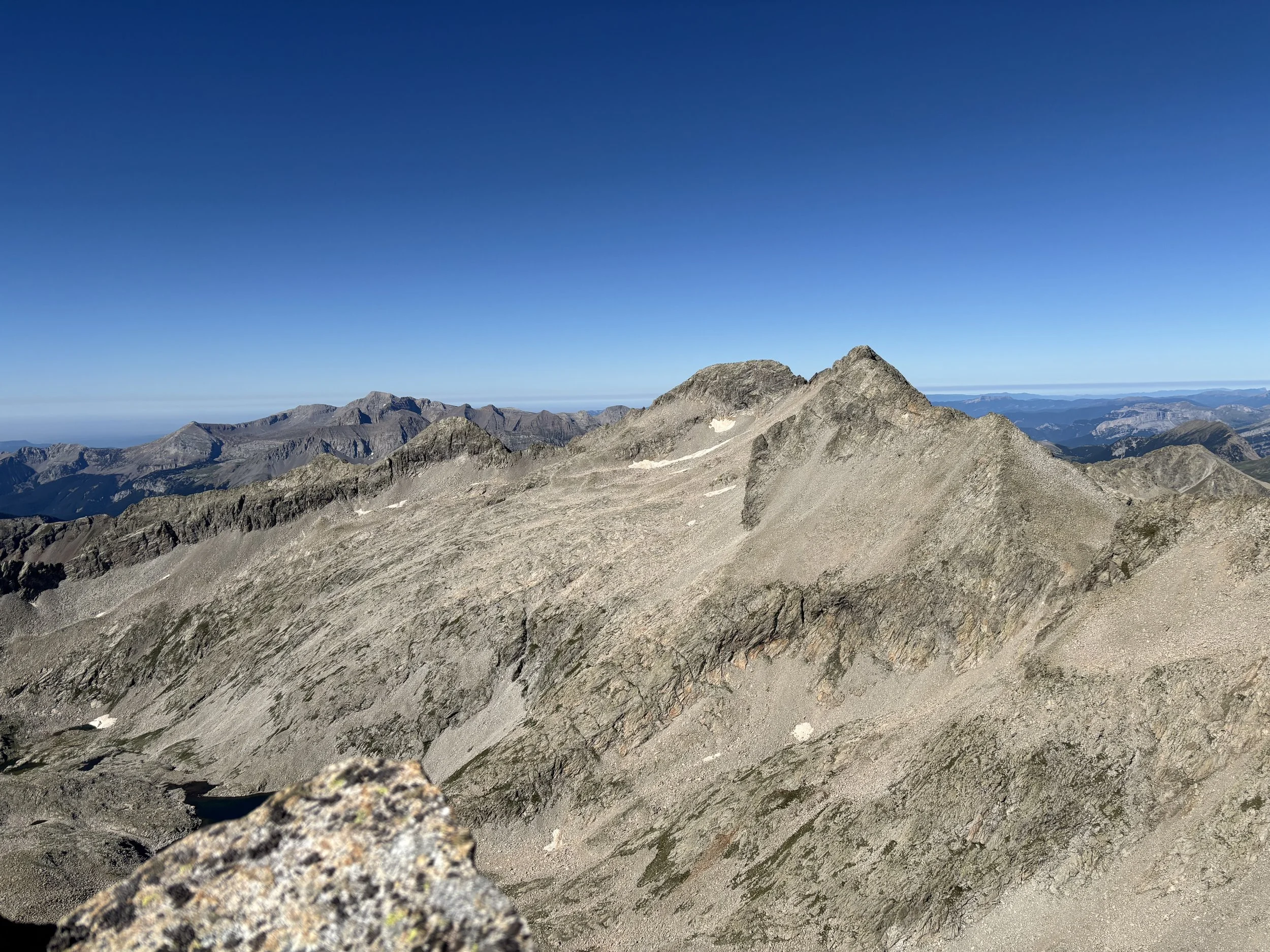 Vue sur les Pics d'Éristé