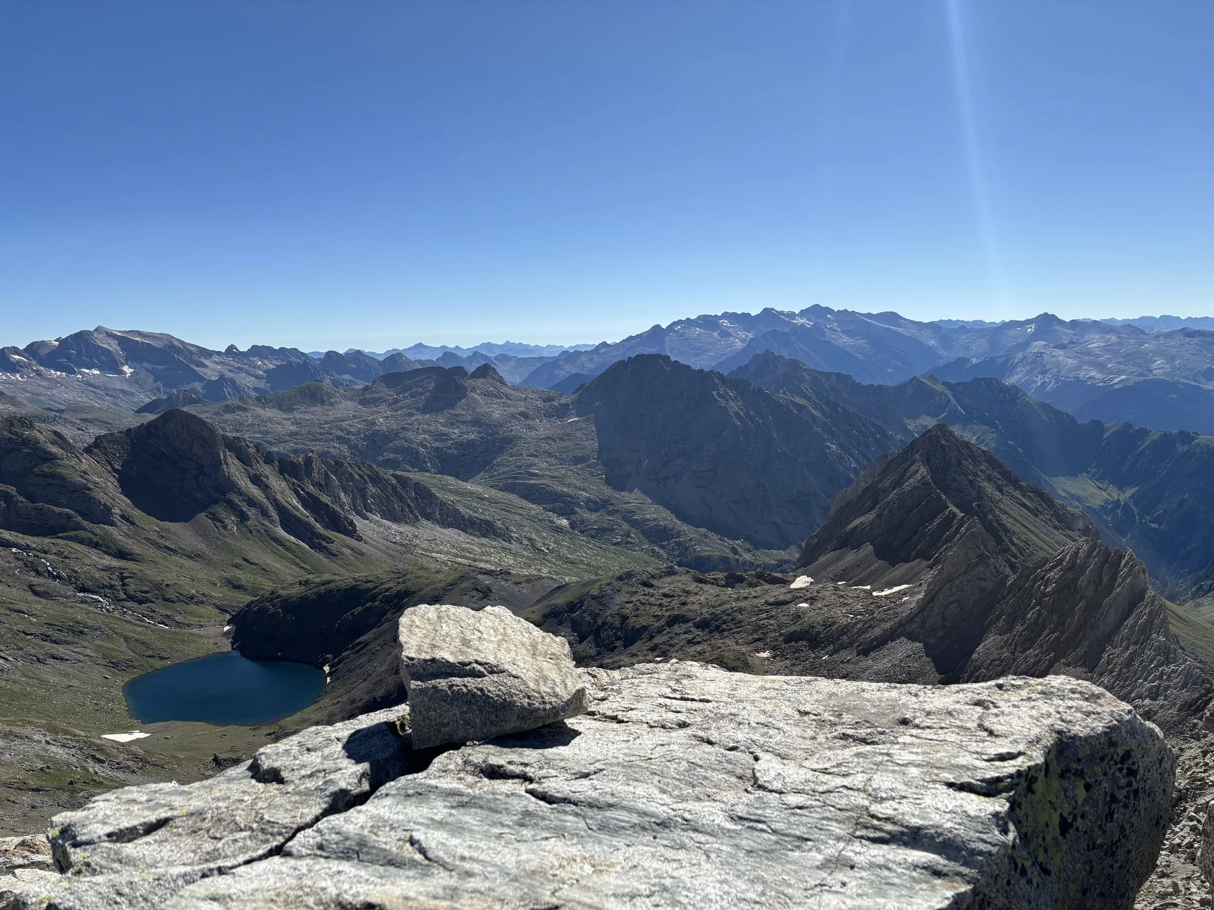 Vue sur le massif de la Maladeta 