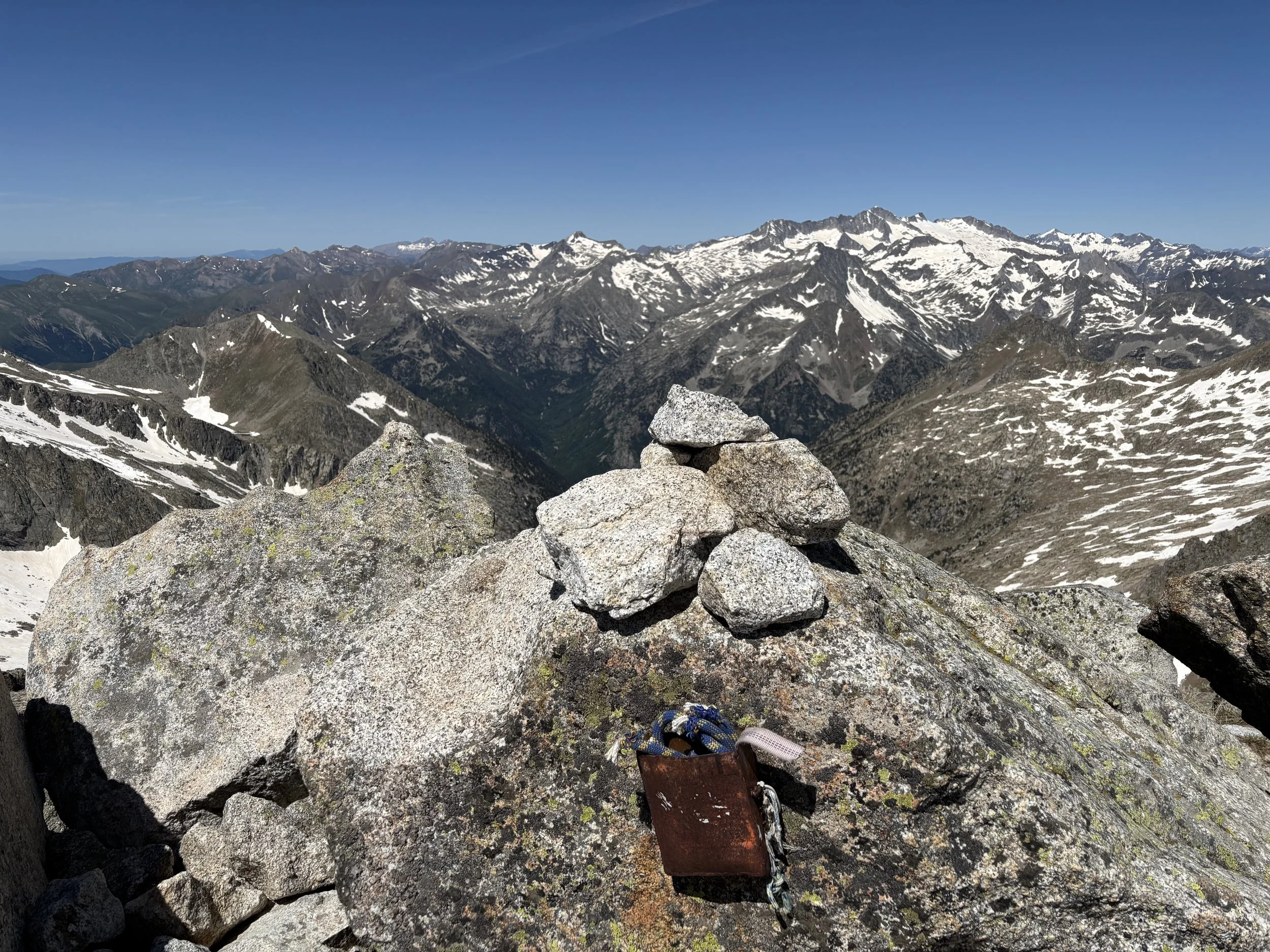 Besiberri Nord (3015m)