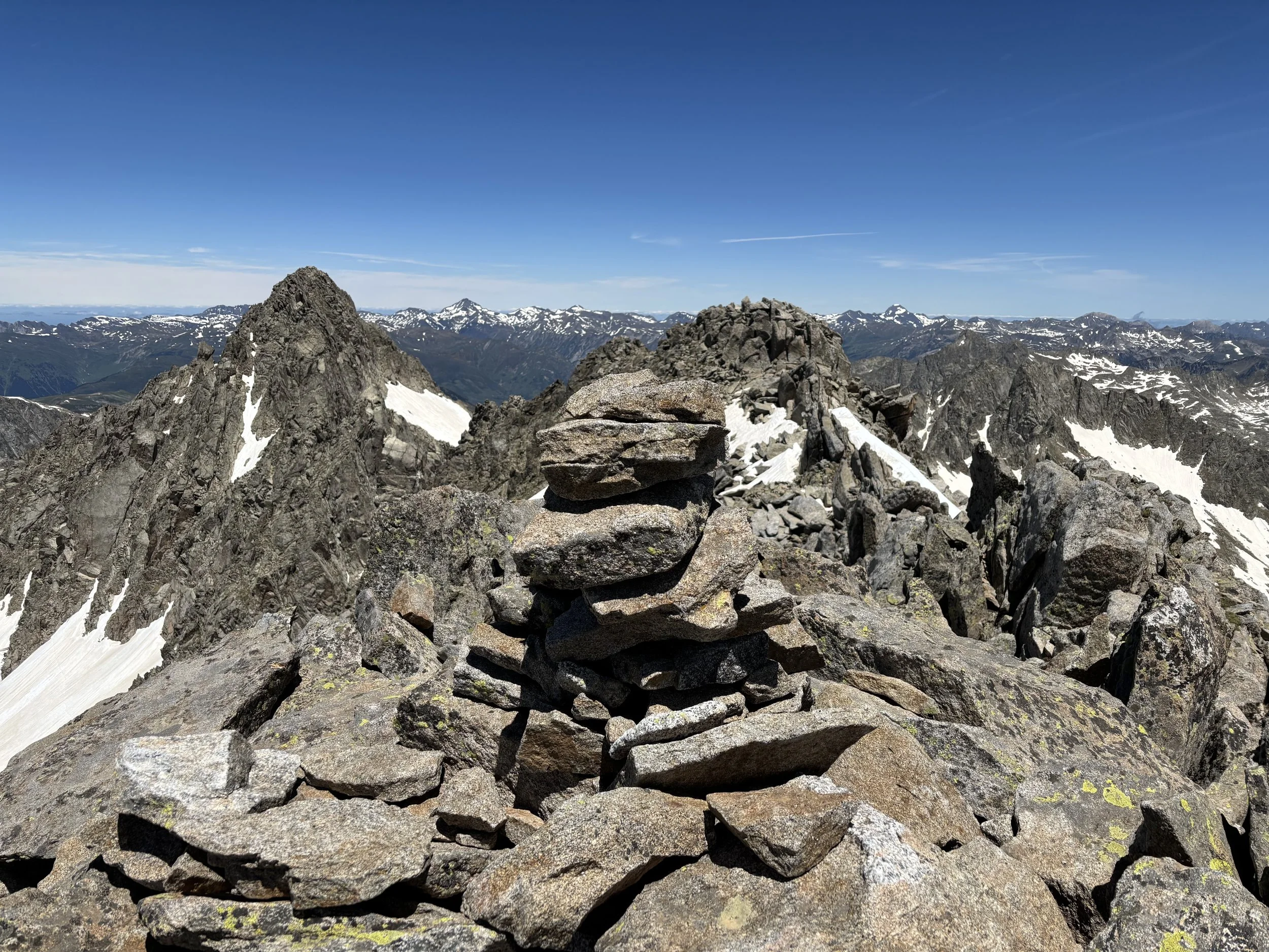 Besiberri Del Mig (3002m)