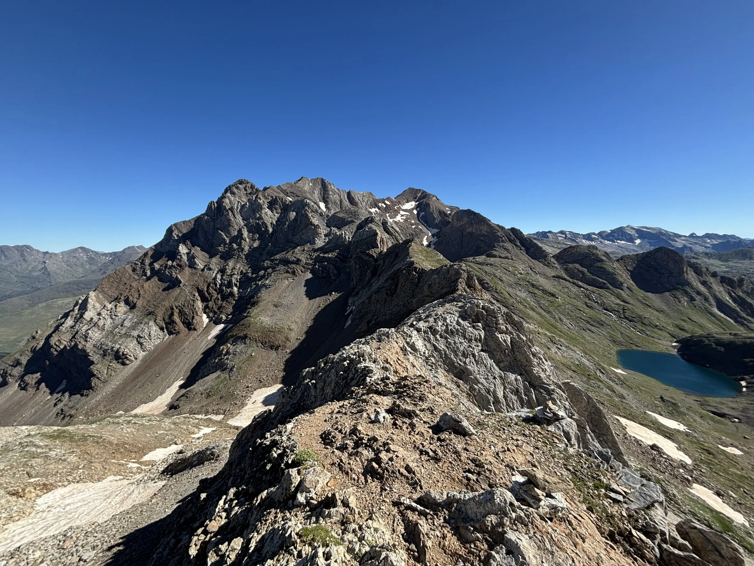 Arête Espadas et lac de Llardaneta