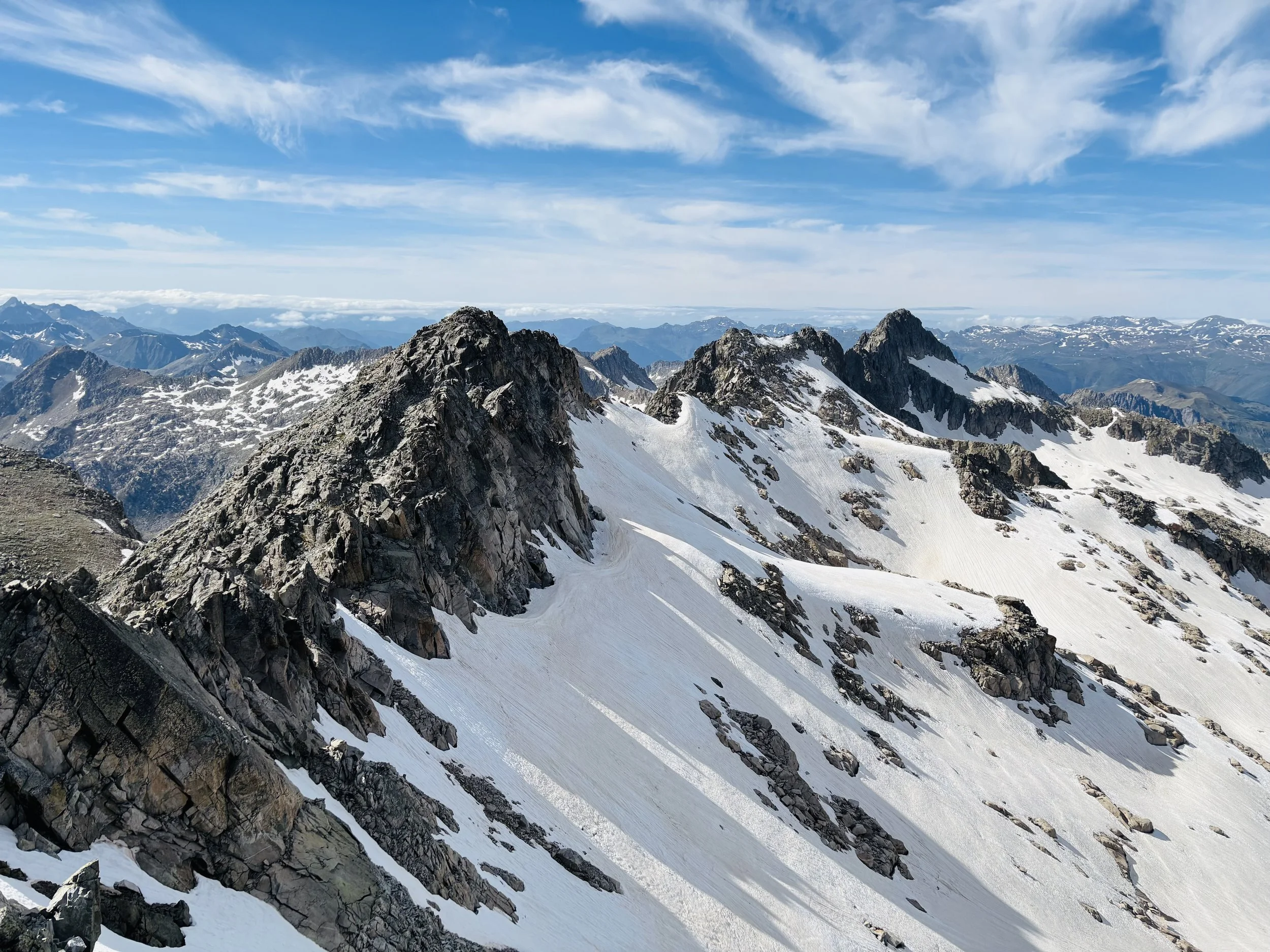 Massif des Besiberri - Du Besiberri Nord à la Pointe Passet