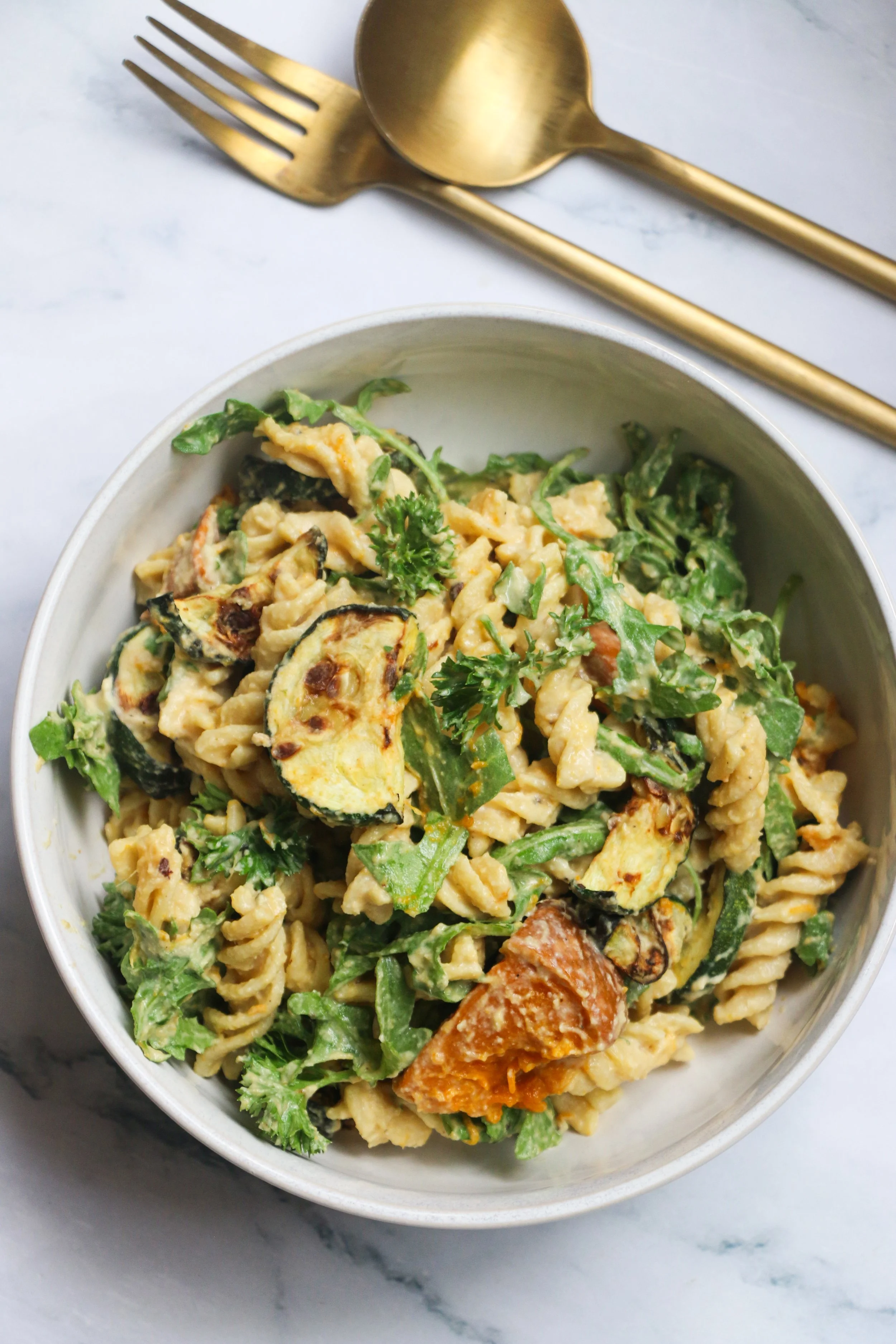 CREAMY HUMMUS PASTA SALAD