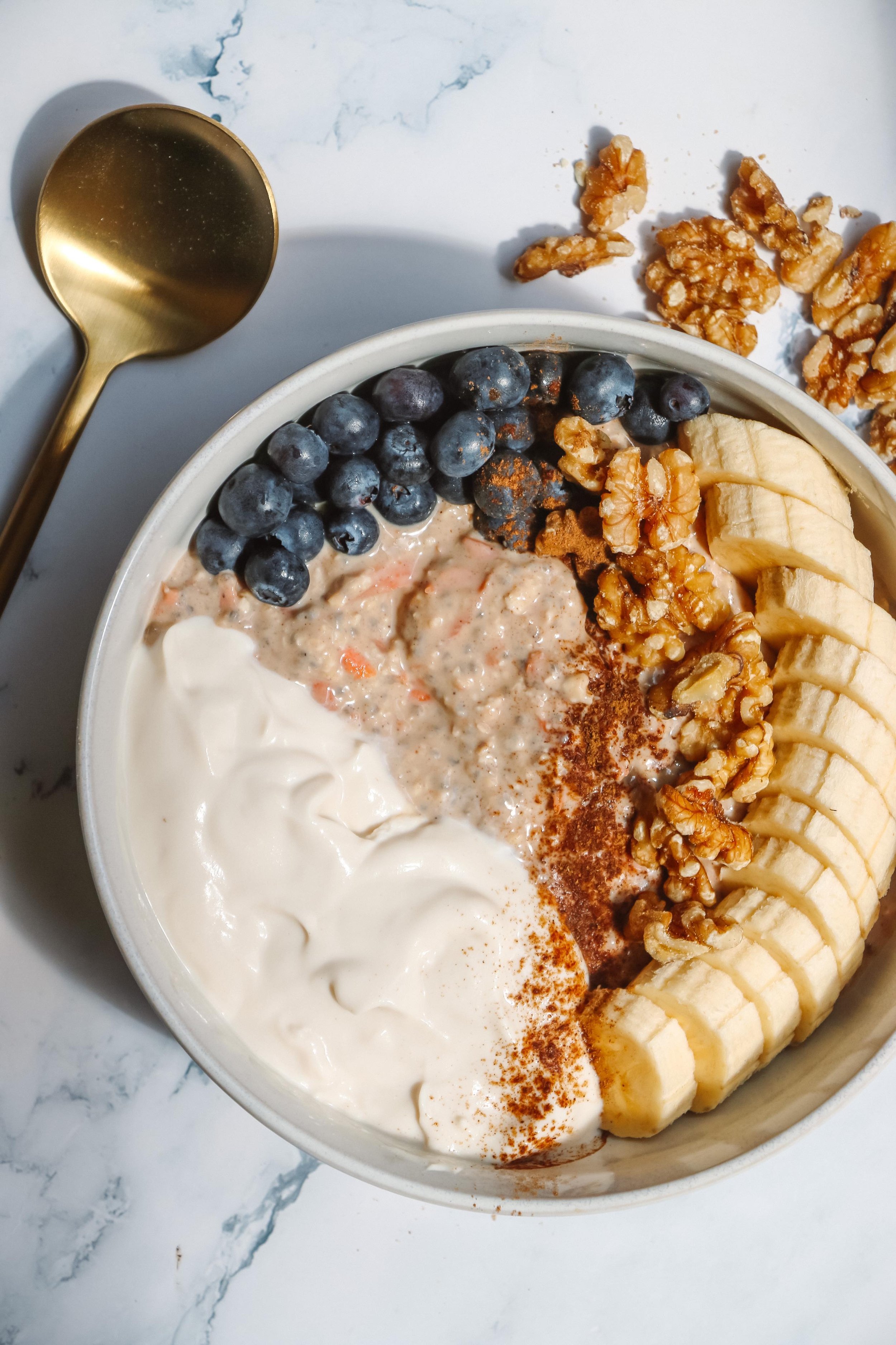 CARROT CAKE OVERNIGHT OATS