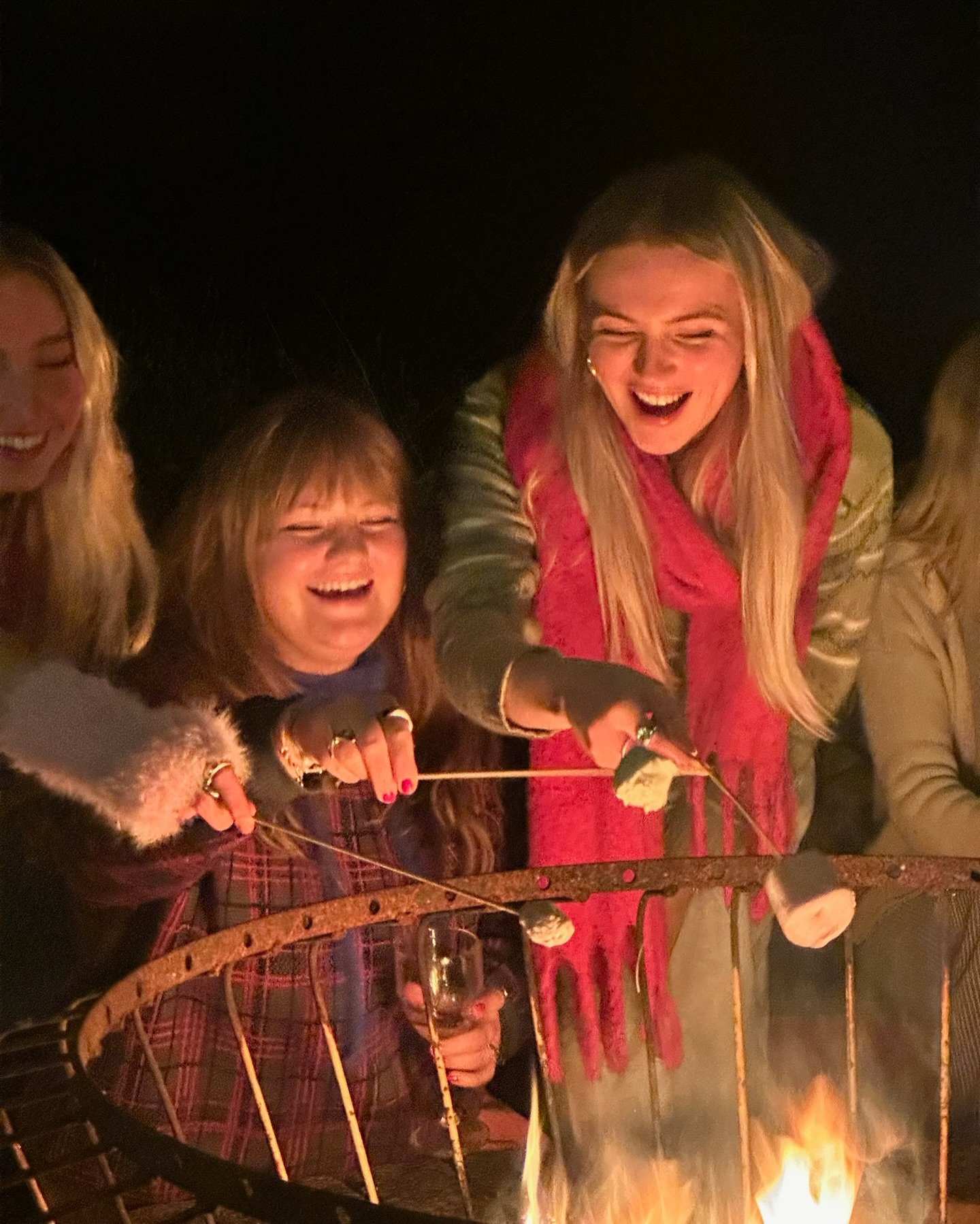 Sometimes the best nights are spent cosied up around the fire (or under the heaters), sipping wine, catching up, sharing pizza, and making memories. 🍕🍷✨ 

#CosyNights #holiday #autumn #winter #fall #halloween #christmas #countryside #bnb #holidayho