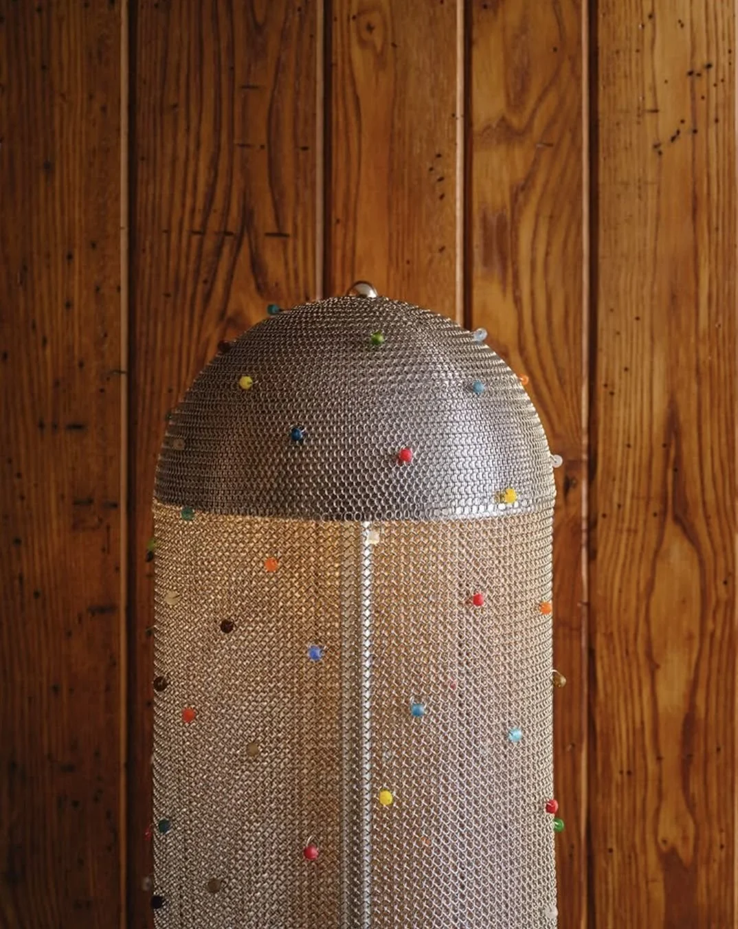 Mesh lamp with colorful beads