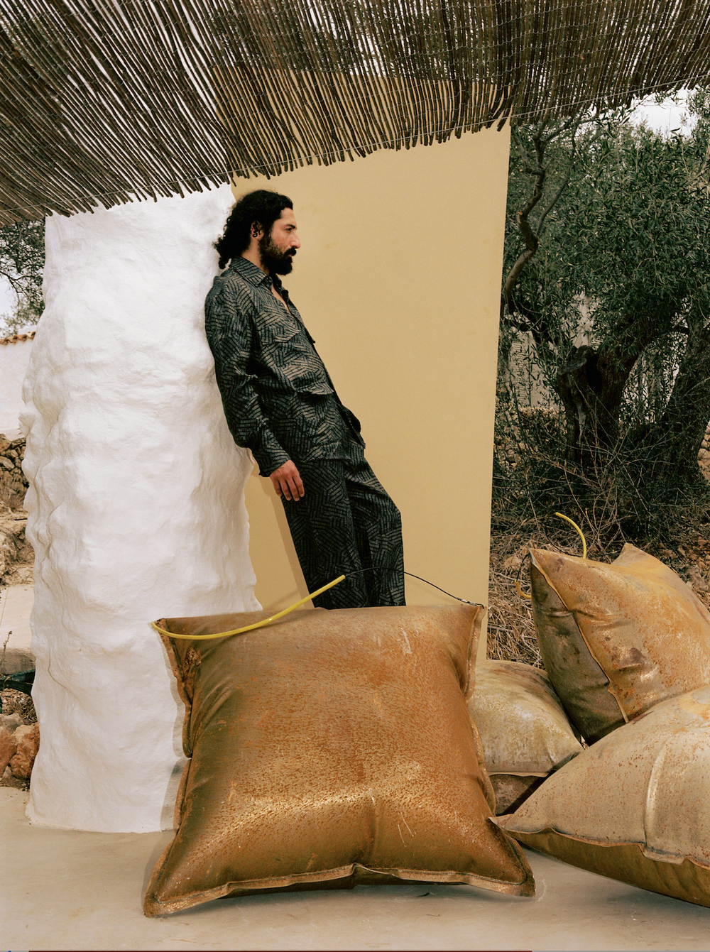 Siedrés — lookbook — patterned set outdoors by Pia Riverola