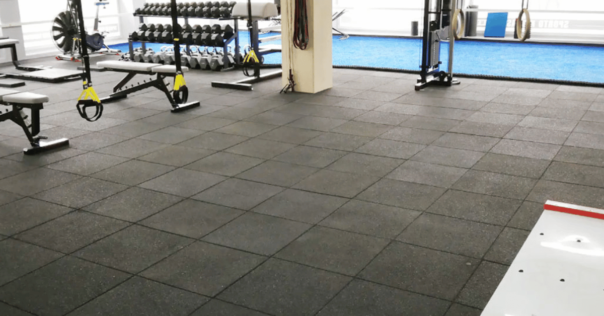 HOW TO CHOOSE THE RIGHT GYM FLOORING FOR HOME GYMS AND WORKOUTS?