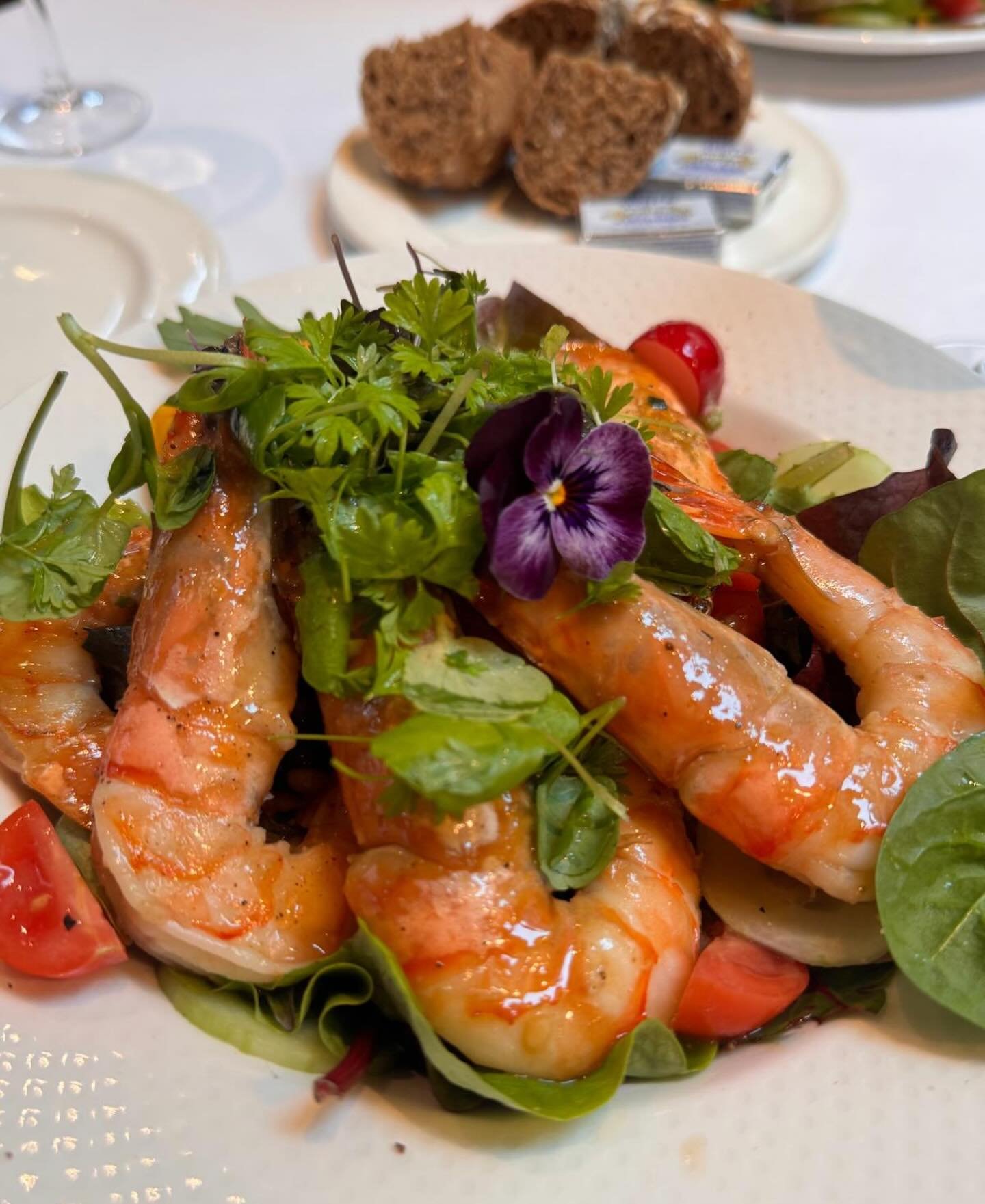 Recommendation | One of our favourite lunch spots @salondetheclaude a 10min walk from our Lijnwaadmarkt residences