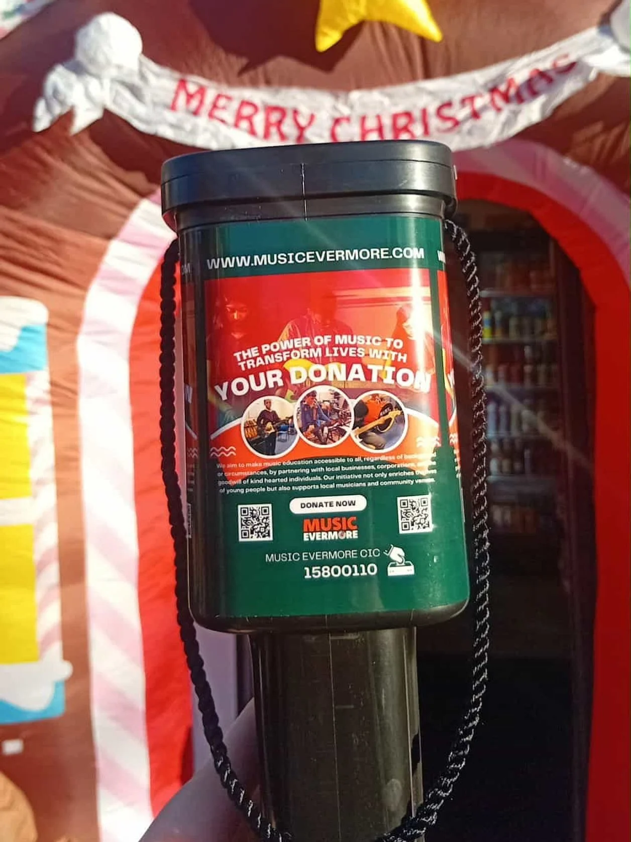 Massive thank you to @commonground_northenden for sticking one of our collection pots in their coffee shop on the Mersey. Helping change lives with the power of music, one coffee at a time ☕️🤩🎸 

Get involved: www.musicevermore.com