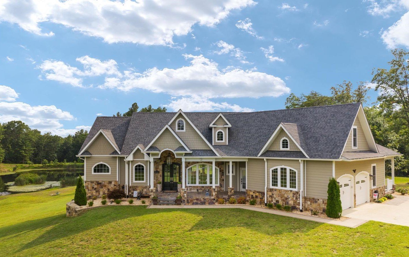 New Construction - Custom Designed Craftsman Style 3 Bedrooms with 3.5 Bathrooms