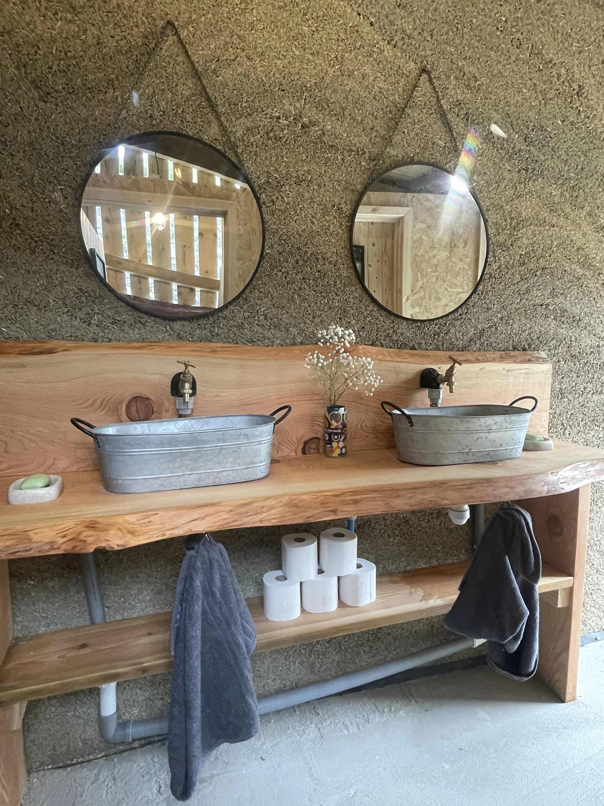 rustic DIY vanity unit at hafod y llyn/eryri barn hire