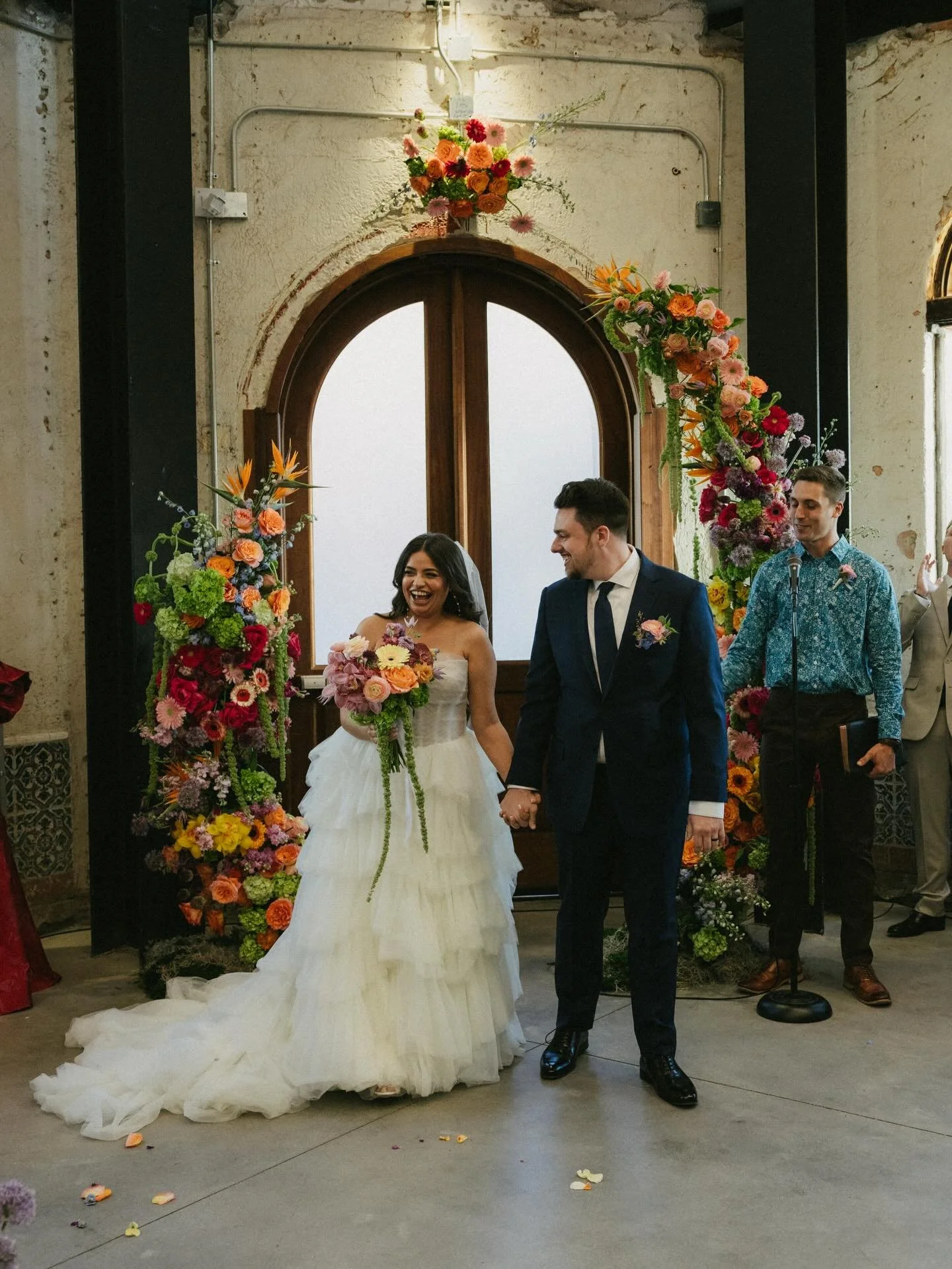 the couple, the colors, the vibes🤩🌺✨🥂
&bull;
&bull;
&bull;
&bull;
Planners: @chantillychiccelebrations
Photographer: @kayleemelanconphoto
Video: @byolliefilms
Floral Designer: @benevaflowers
Venue: @hotelhaya