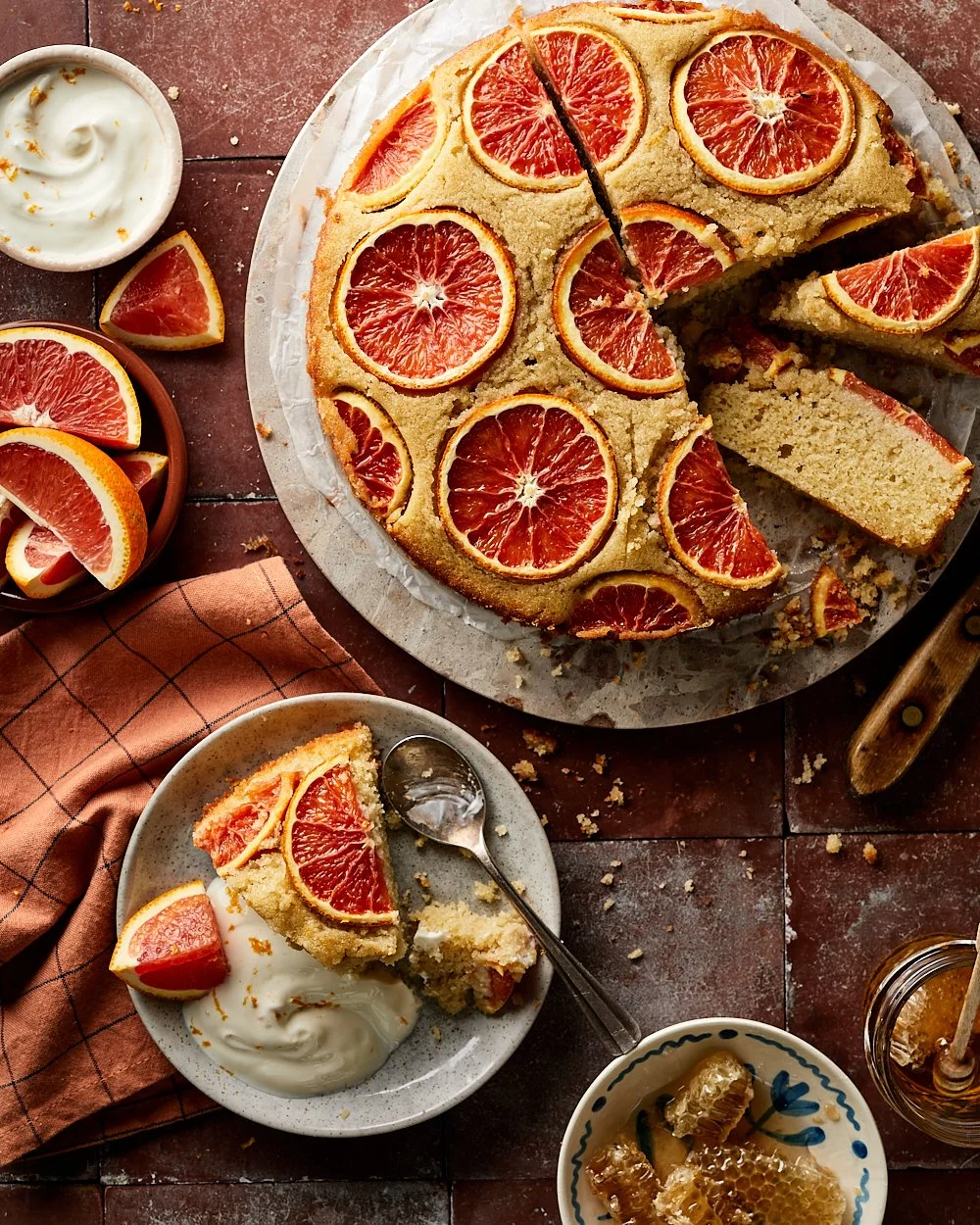 Tip bij yoghurt hangop: Revani Griekse griesmeelcake met sinaasappel