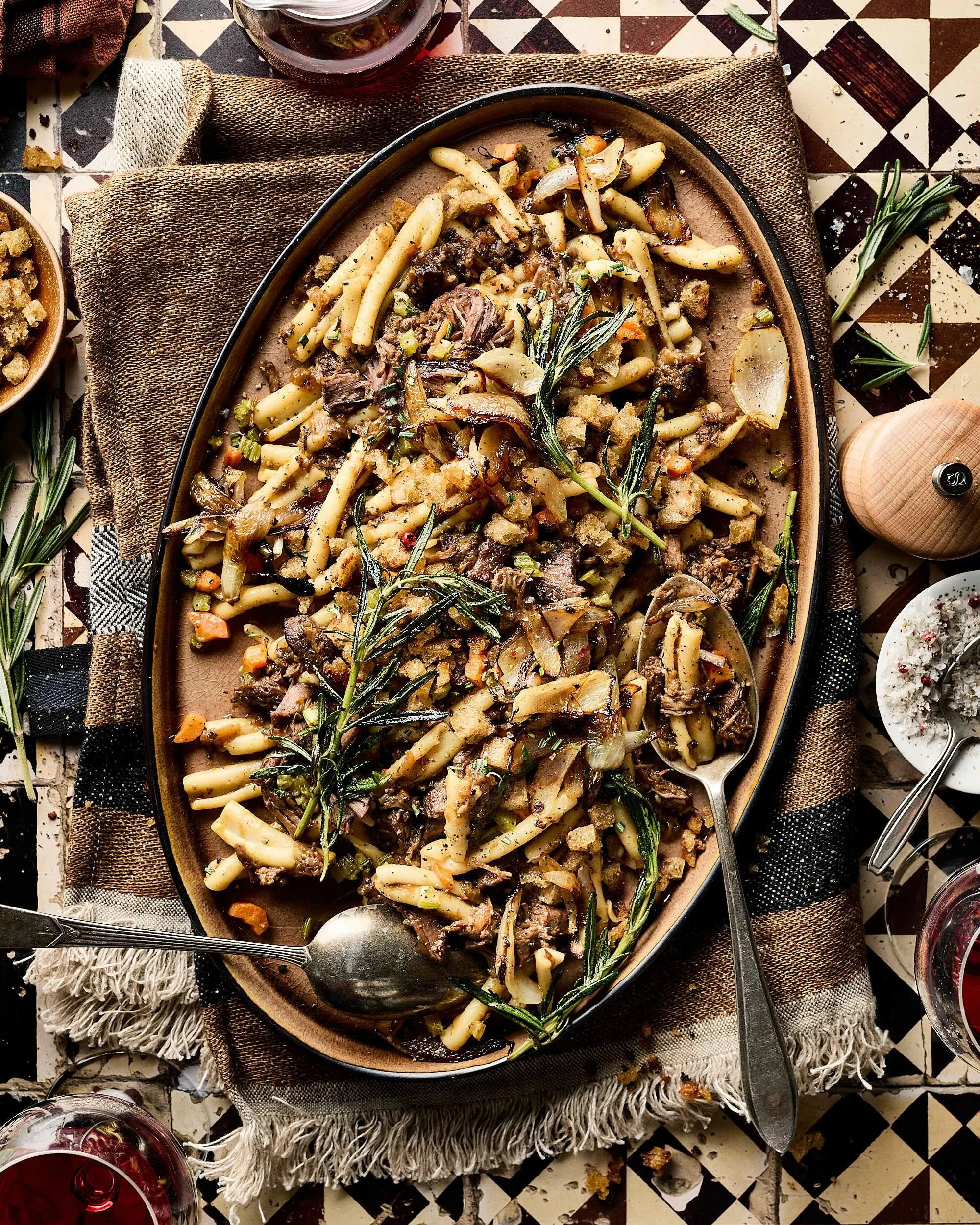 Pasta genovese, Italiaanse klassieker - pasta, stoofvlees en uien