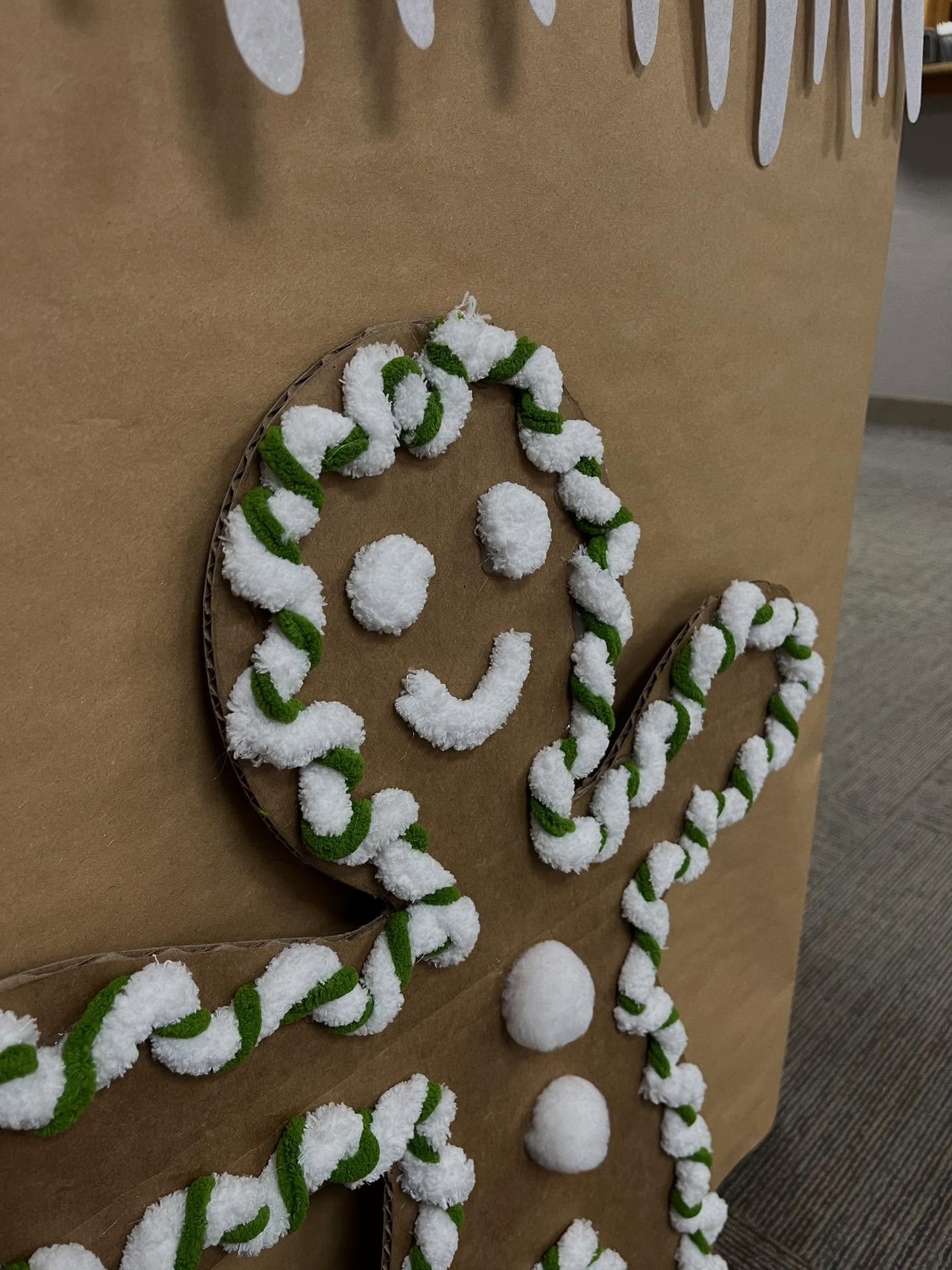 Gingerbread Bash is right around the corner!! Here&rsquo;s a sneak peak at the decor our incredible volunteer team is putting together for it ❤️💚

Kindergarten-5th graders we hope you&rsquo;ll join us for this special Christmas celebration on Decemb