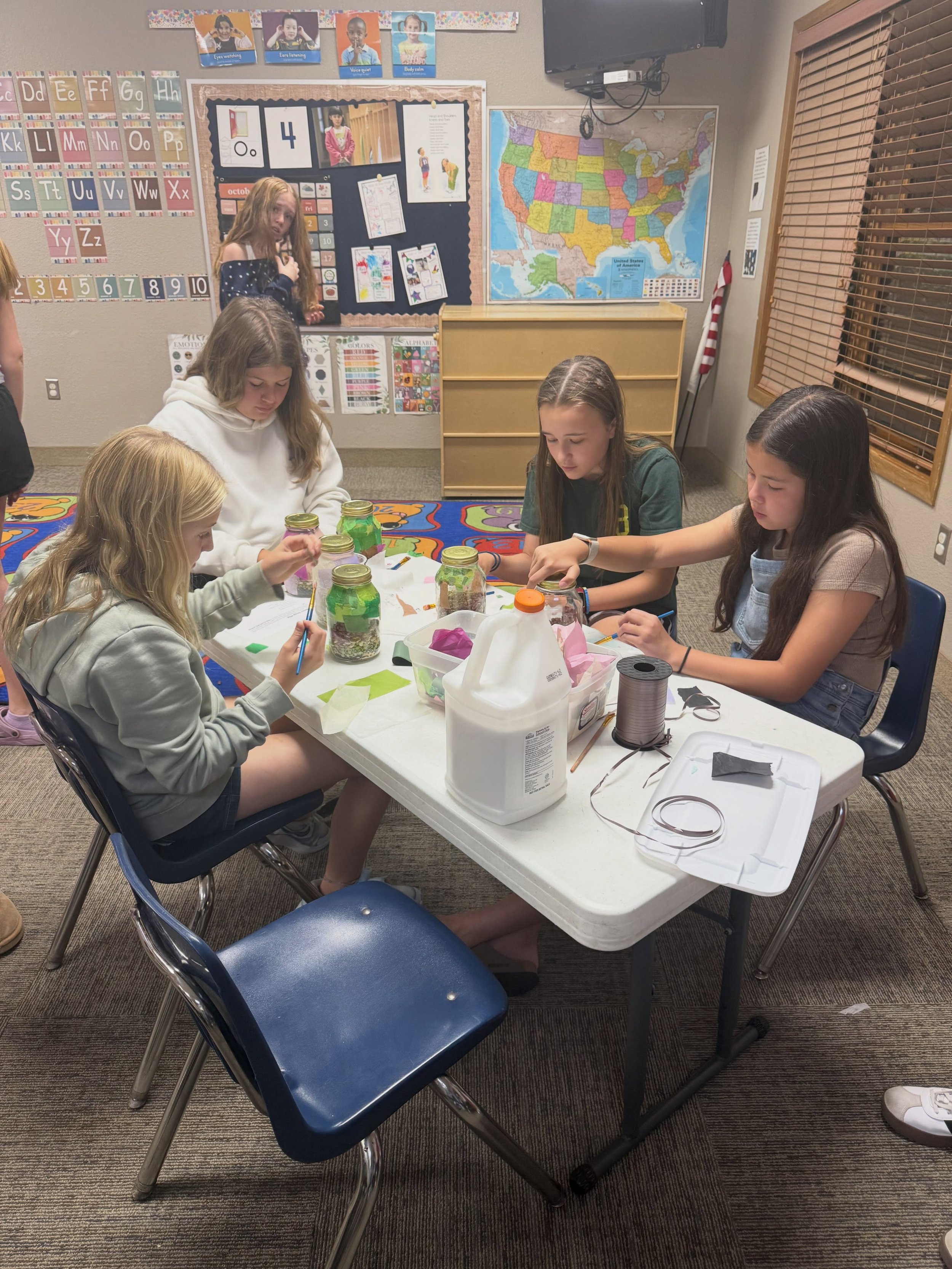 This past Sunday our students worked on various service projects as a way to give back and be the hands and feet of Jesus! 

Operation Christmas Child boxes, tie blankets for Hugs from Hunter, projects for Creating Hope 4 Cambodia, encouraging notes 