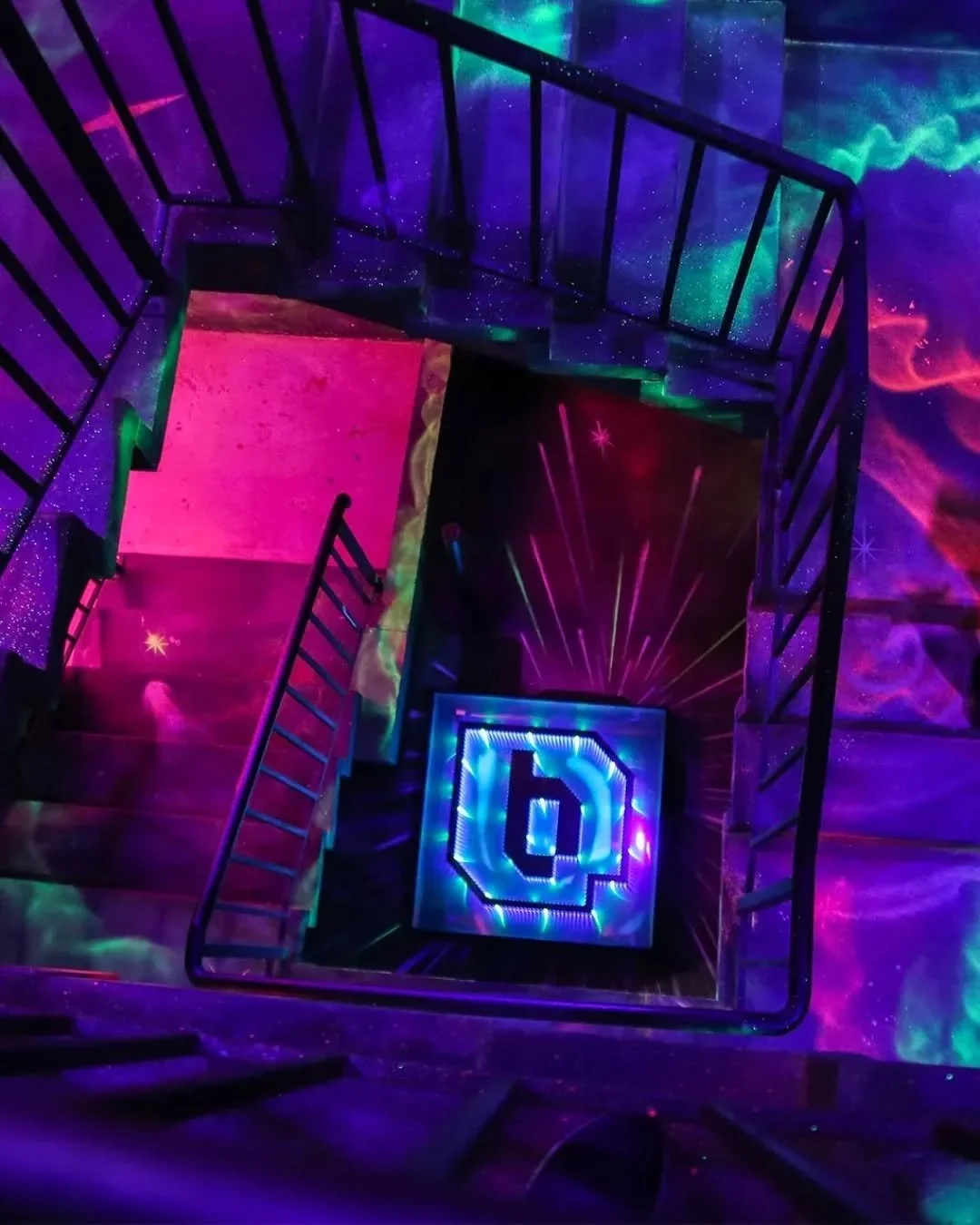 Risos, jogo rolando e mesa cheia.
Agora s&oacute; falta voc&ecirc; e a sua galera.
Chama geral e vem pro Bario.