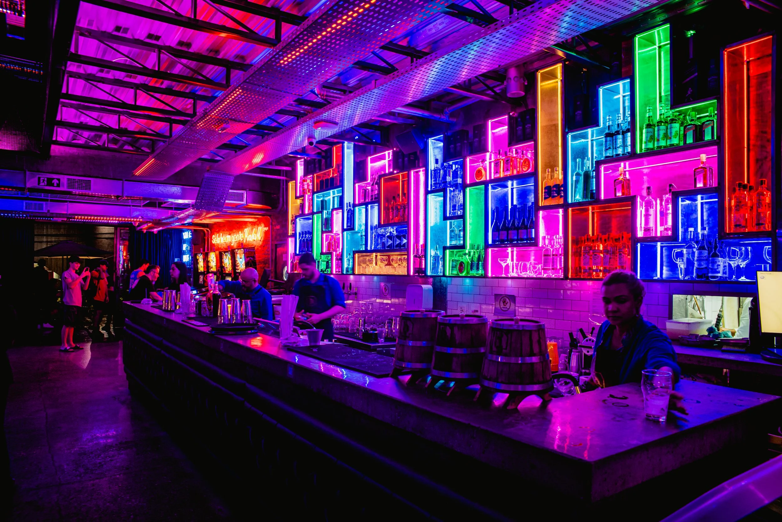 Barzinho comum ou experiência completa? O que vale mais no aniversário com os amigos