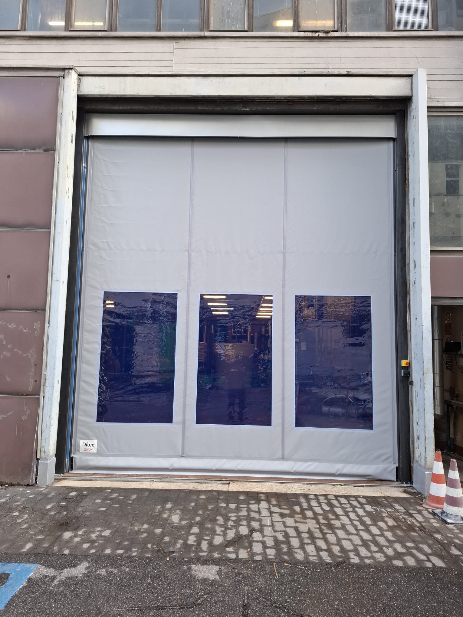 Porta ad avvolgimento rapido autoriparabile DITEC