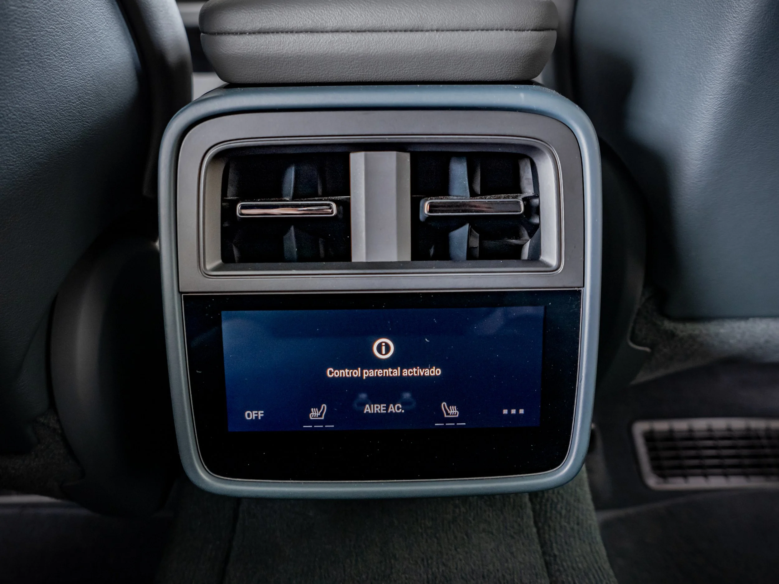 Porsche Taycan-27.jpg