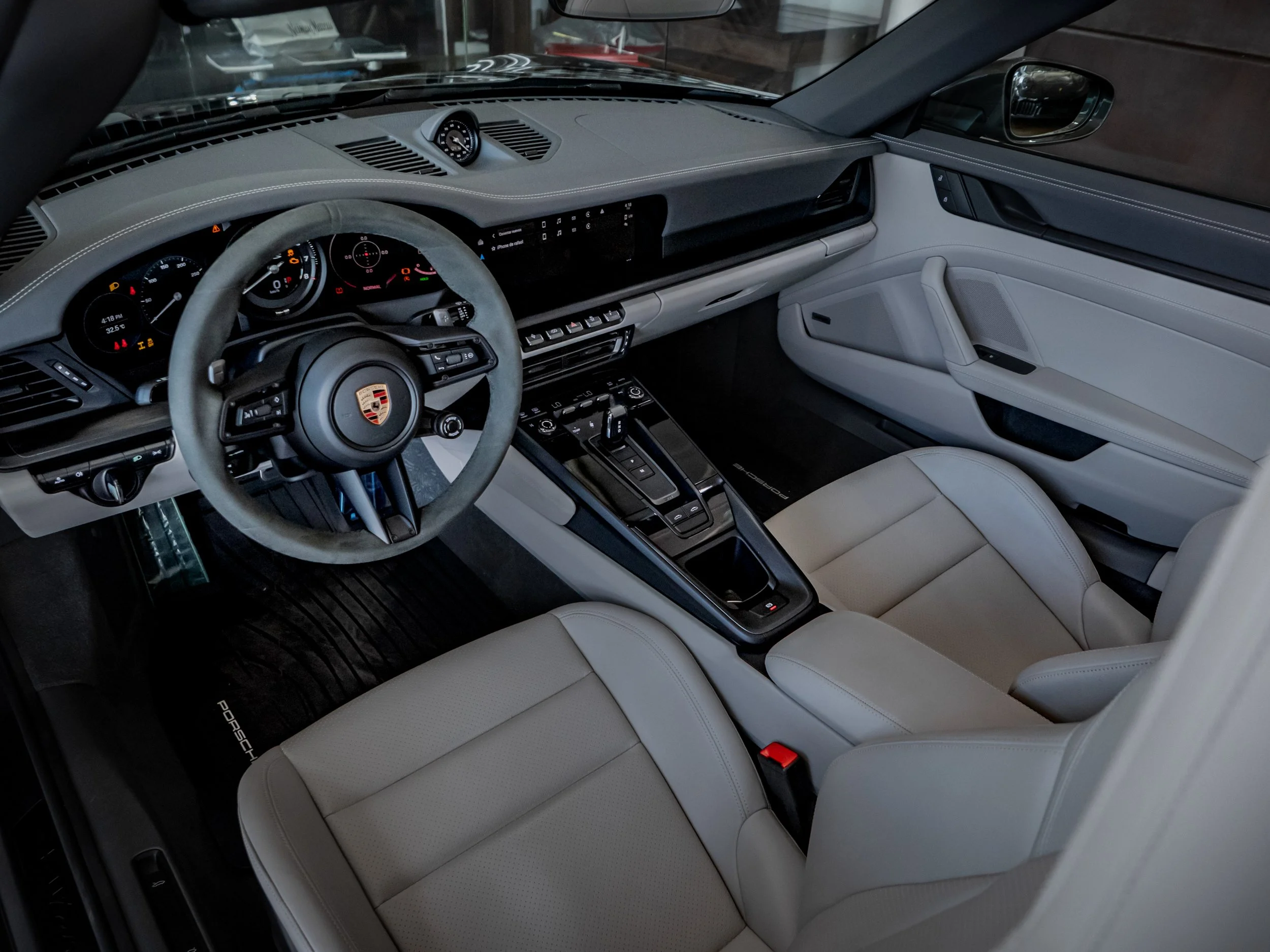 Porsche Targa GTS Gris-11.jpg