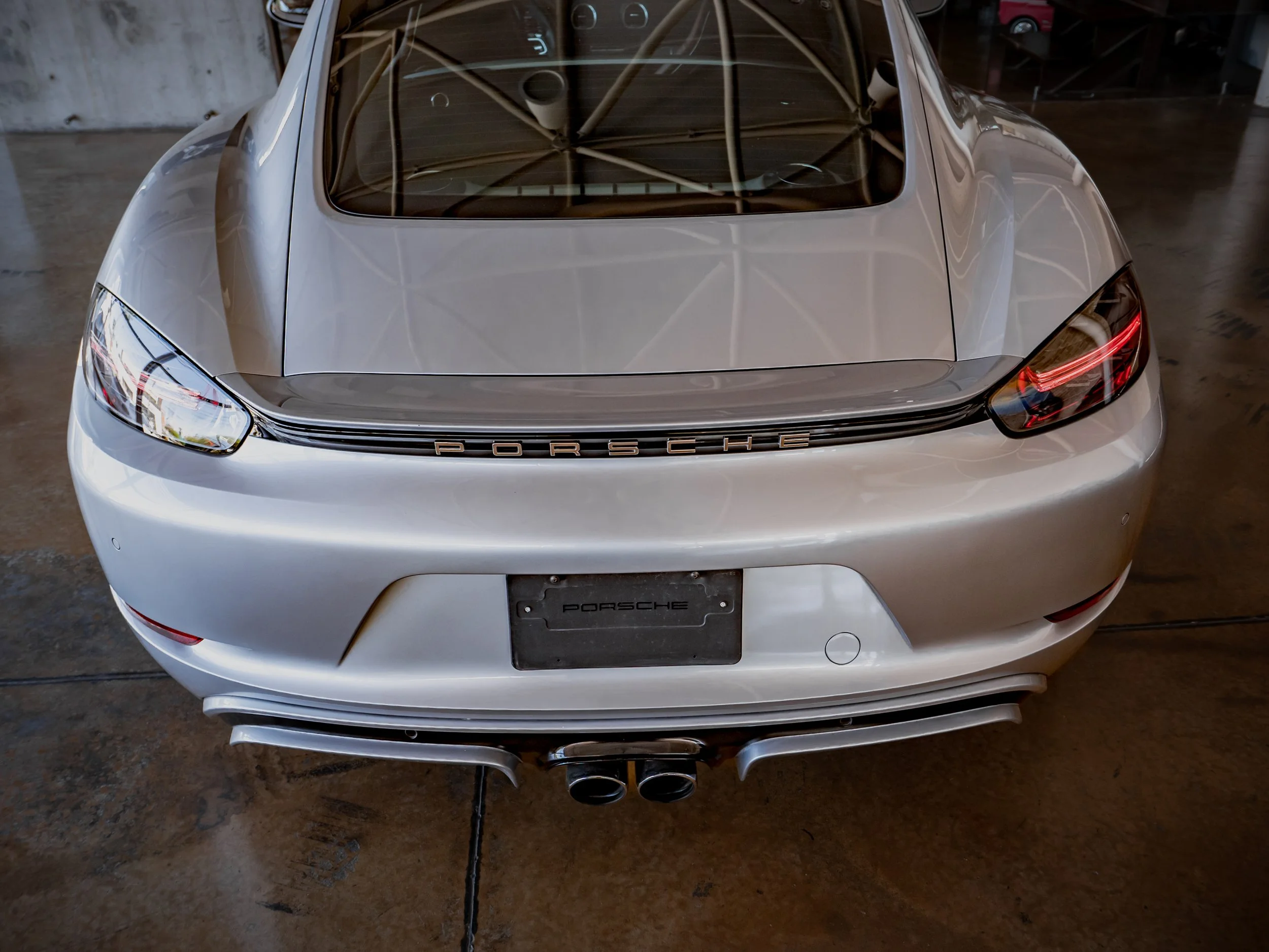 Porsche Cayman-16.jpg