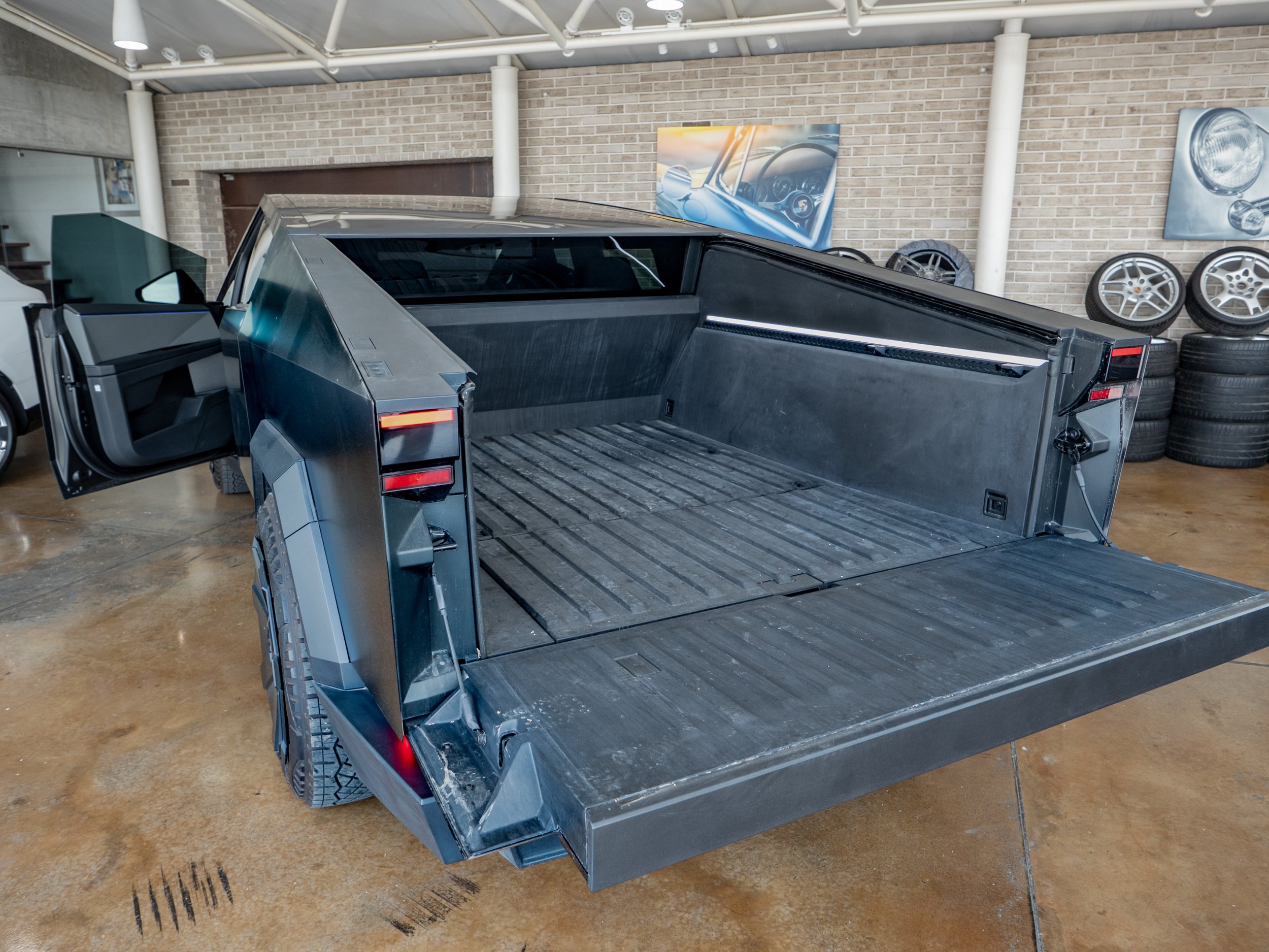 CyberTruck-22.jpg